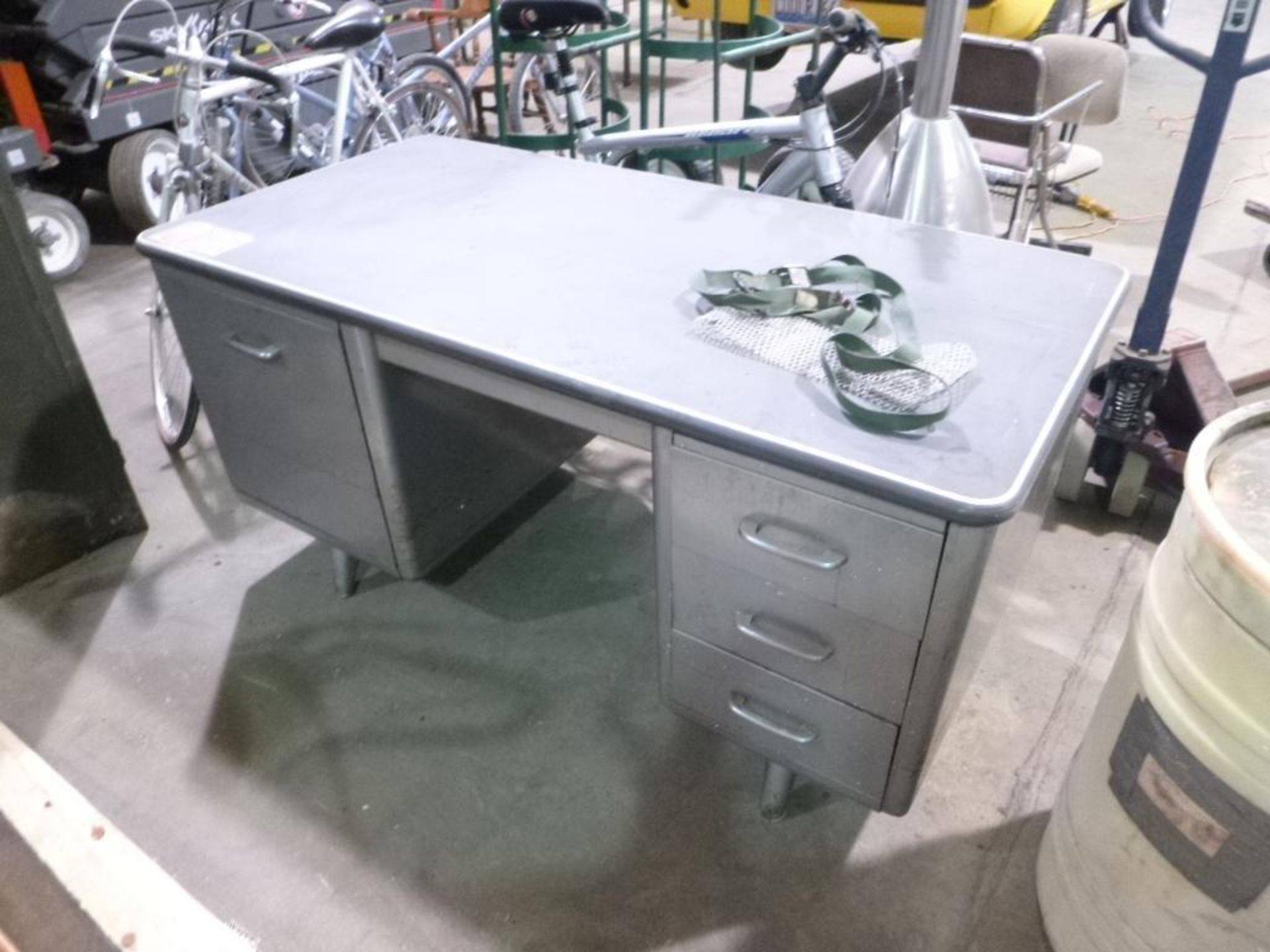 LOT: (3) Desks