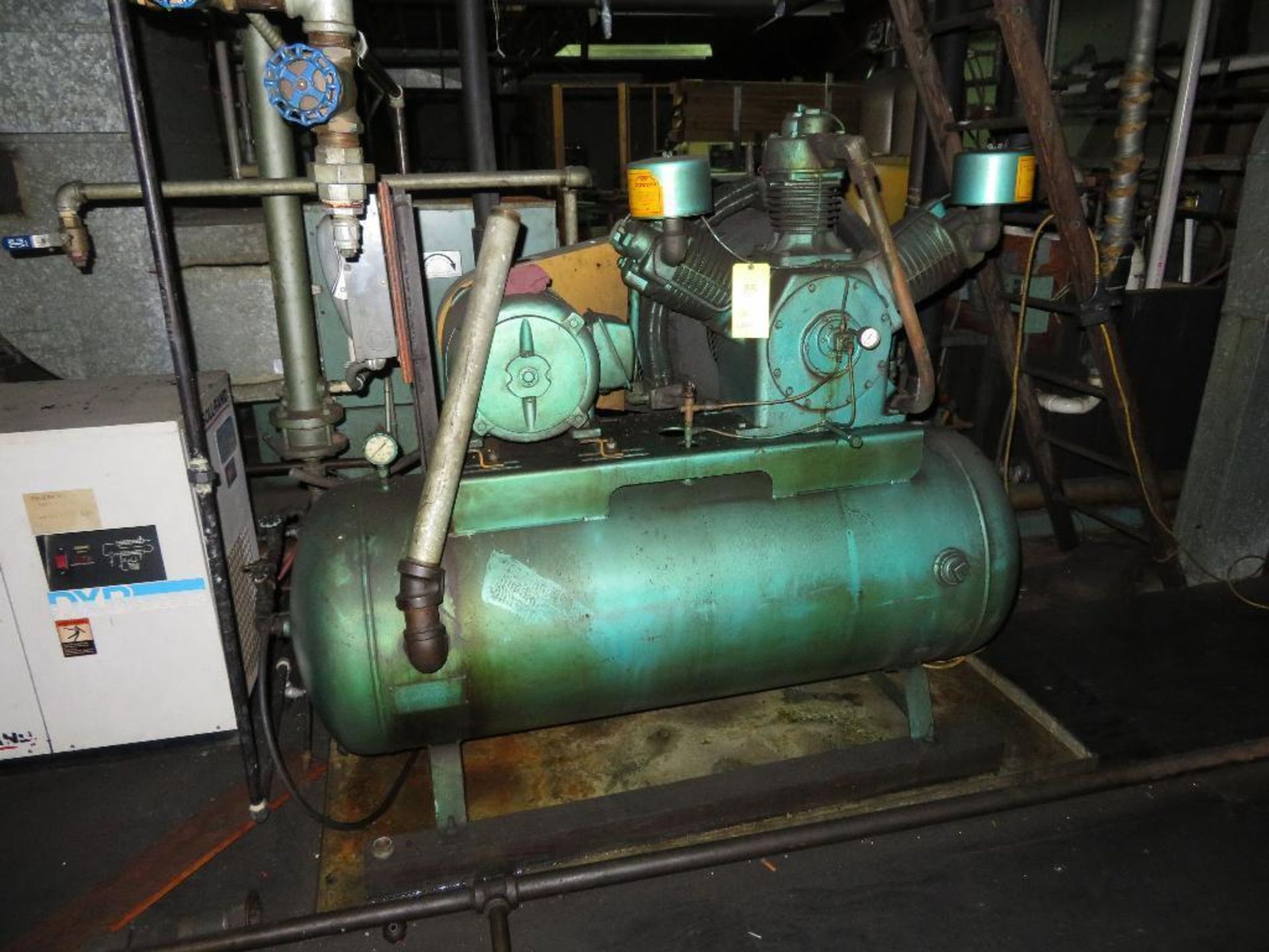 Westinghouse 10 HP 3-Cylinder 2-Stage Horizontal Tank Mounted Air Compressor (needs repair)