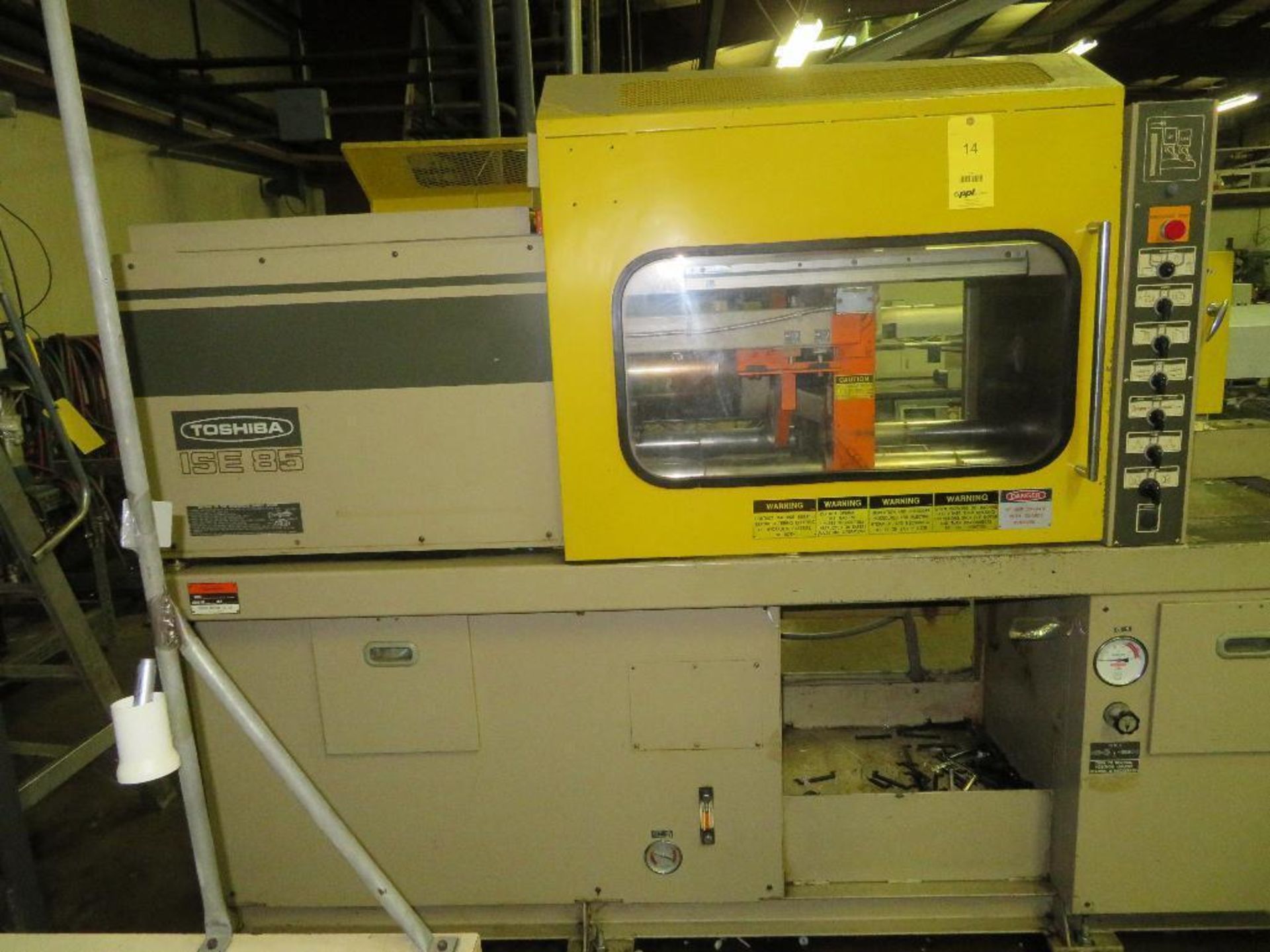 Toshiba 85 Ton, 4.6 oz. Hydraulic Injection Molding Machine Model ISE85-2B, S/N 420309 (1984), 14 in - Image 2 of 5