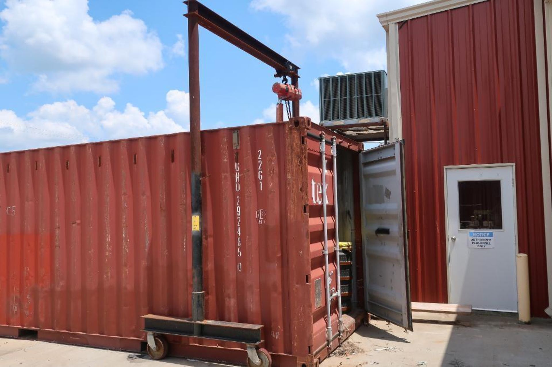 Portable Gantry with Milwaukee 2 Ton Electric Chain Hoist