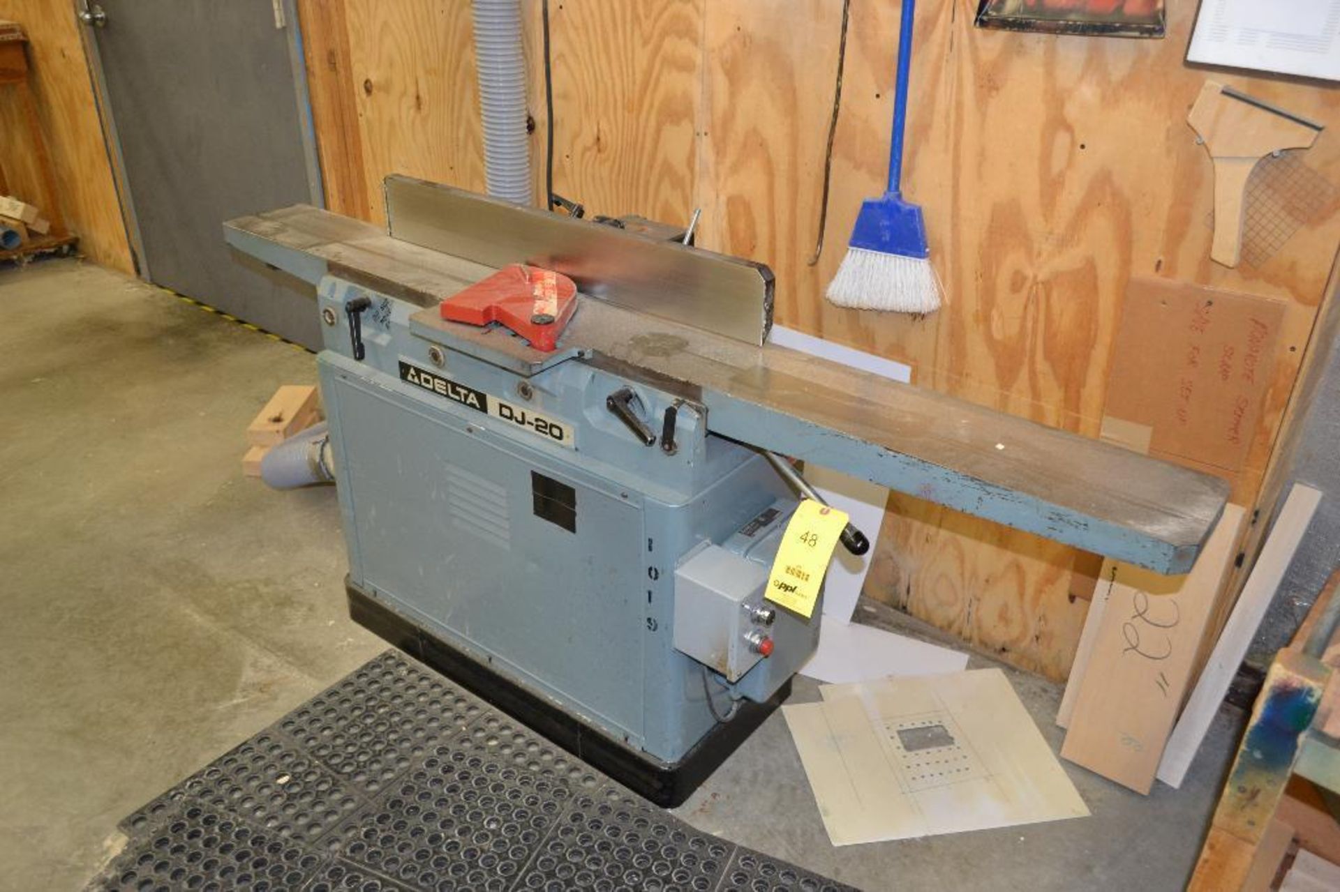 Delta 8 in. Round Head Jointer Model DJ-20, S/N 93D-11014, 8 in. x 77 in. Work Table