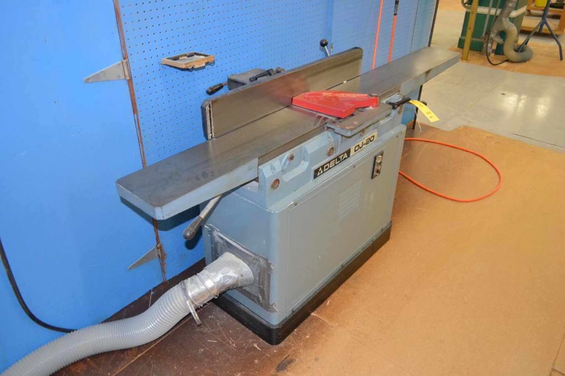 Delta 8 in. Round Head Jointer Model DJ-20, S/N 93A-22637, 8 in. x 77 in. Work Table - Image 2 of 2