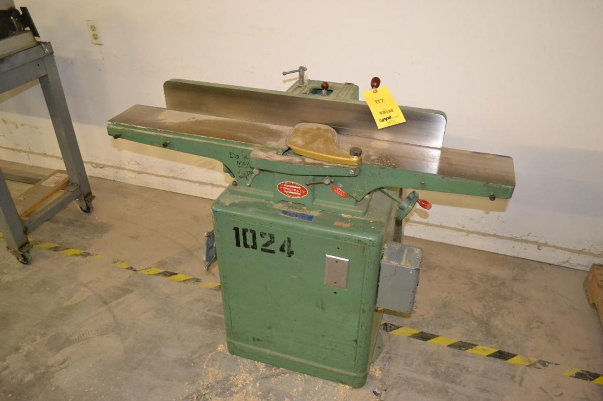 Powermatic 6 in. Round Head Jointer Model 550, S/N 050V97, 7 in. x 48 in. Work Table