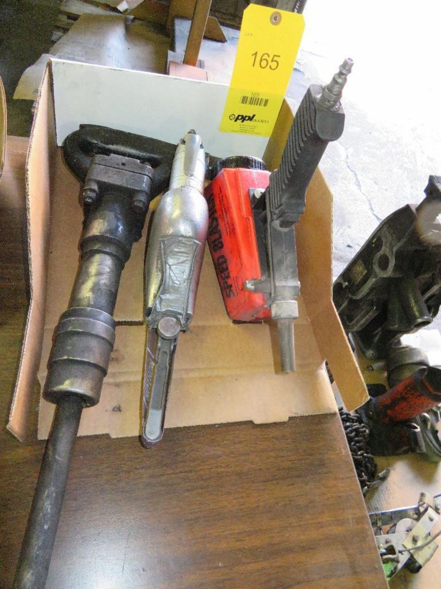 LOT: Pneumatic Sander, Hammer & Sand Blaster