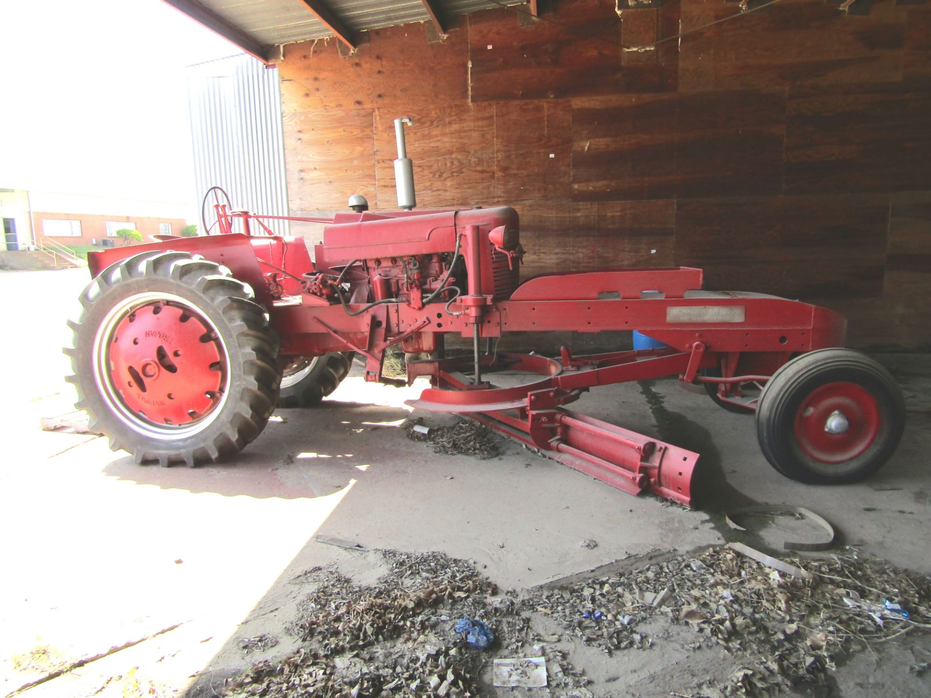 International Trojan 4-Cylinder Gasoline Custom Road Grader - Image 2 of 5