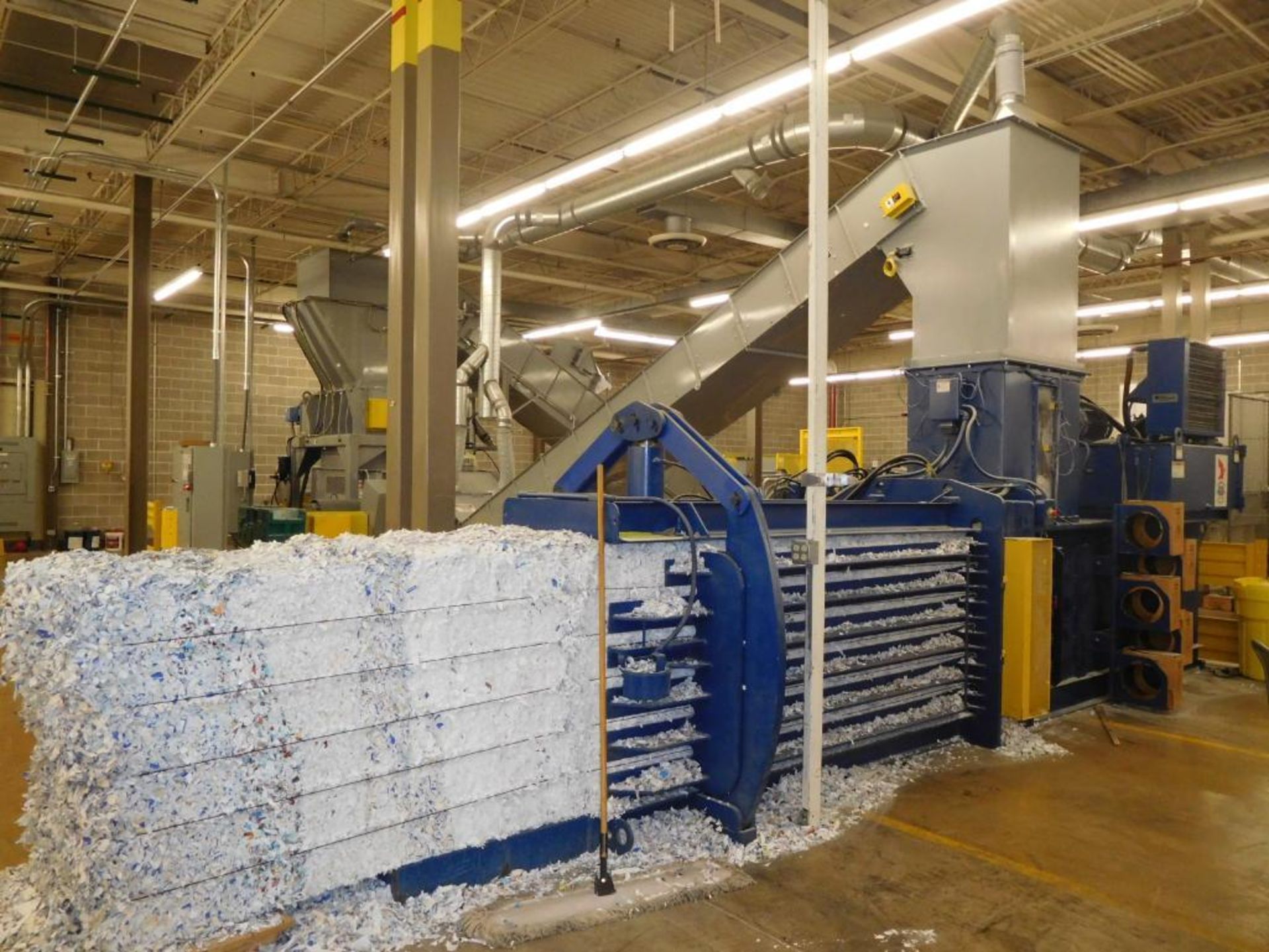 Ameri-Shred Dual Shredder System, S/N 199070.00 (2015, 2073 hours indicated) including: Pierce & Tea - Image 9 of 17