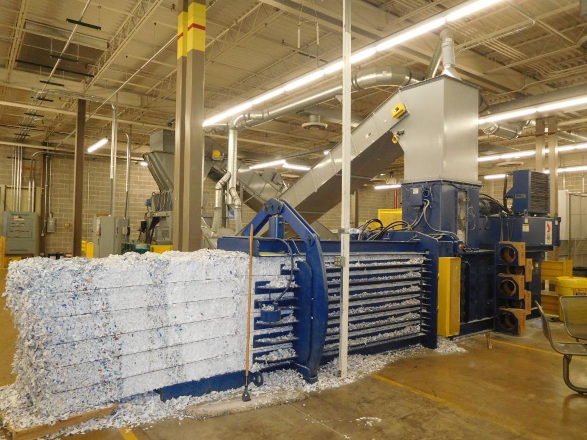 Ameri-Shred Dual Shredder System, S/N 199070.00 (2015, 2073 hours indicated) including: Pierce & Tea - Image 12 of 17