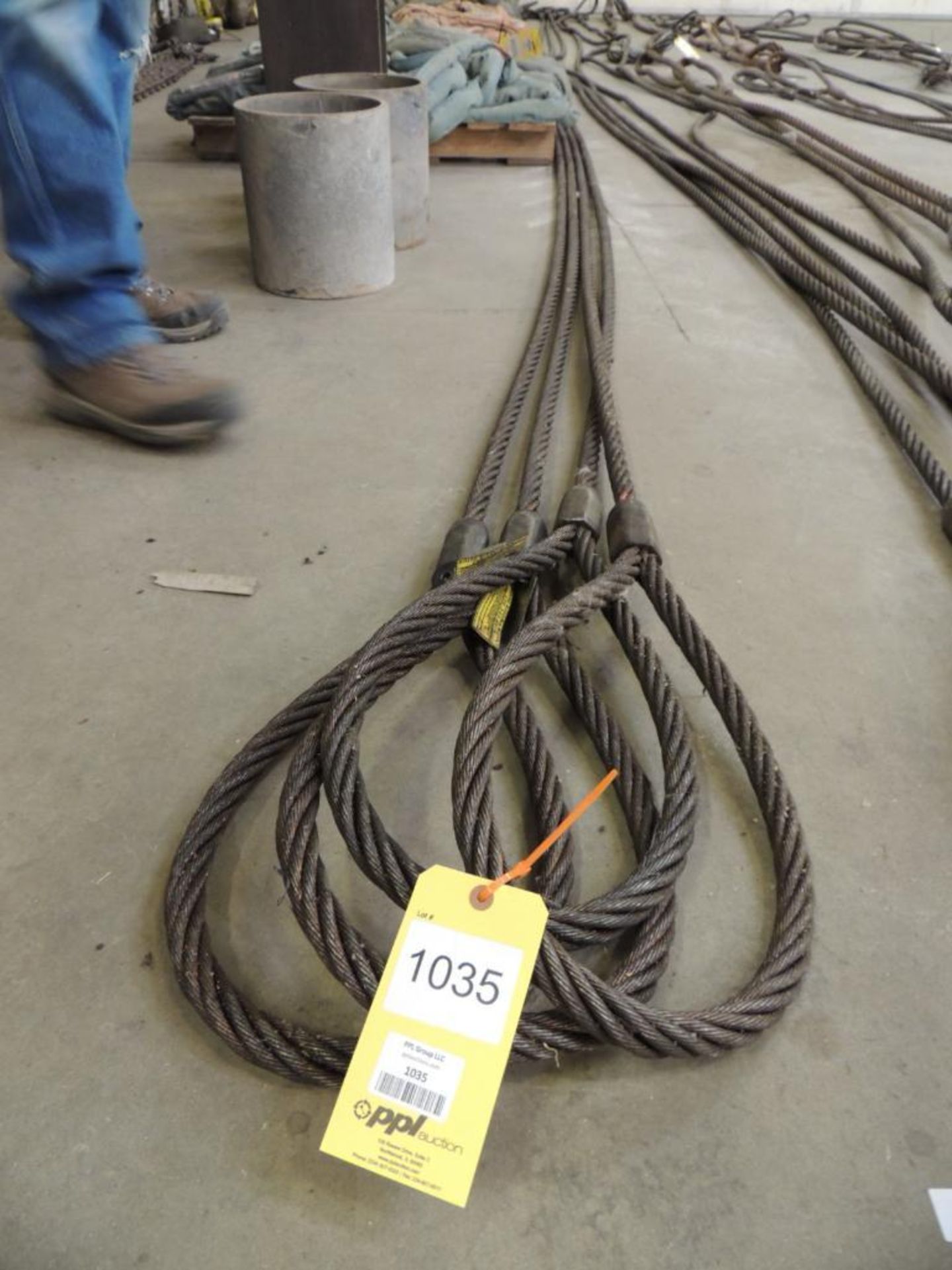 LOT: (4) 1 in. x 30 ft. Lifting Cables, 18 in. Eye, 19,600 lb. Capacity