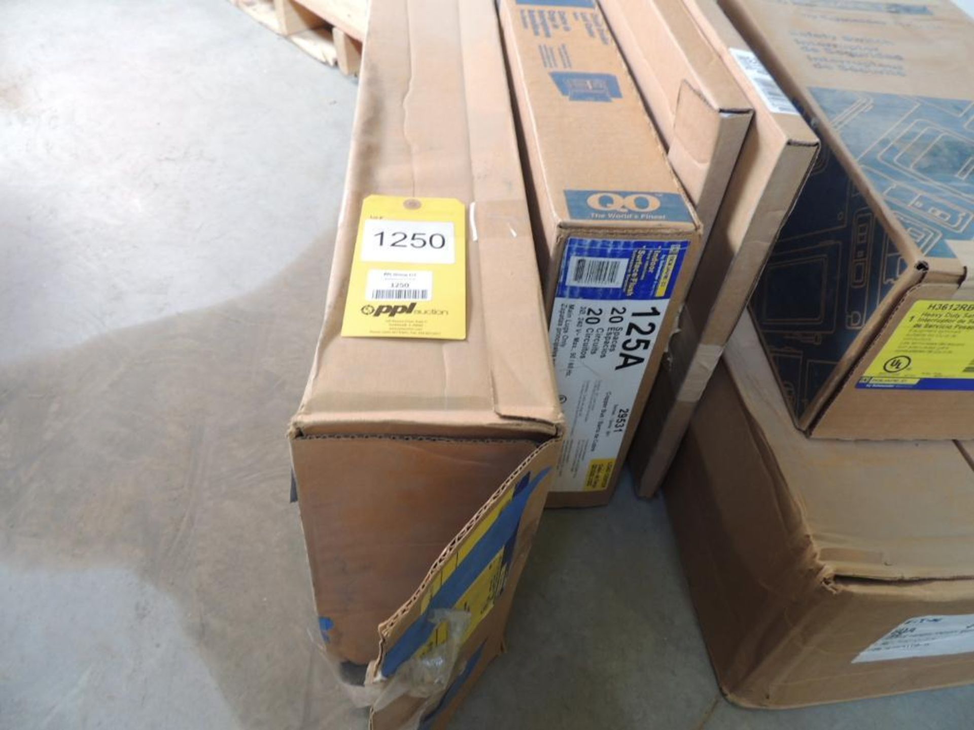 LOT: (1) Eaton 250 AMP/ 24 Circuit Load Center, (1) Square D 125 AMP/ 20 Circuit Load Center, (1)