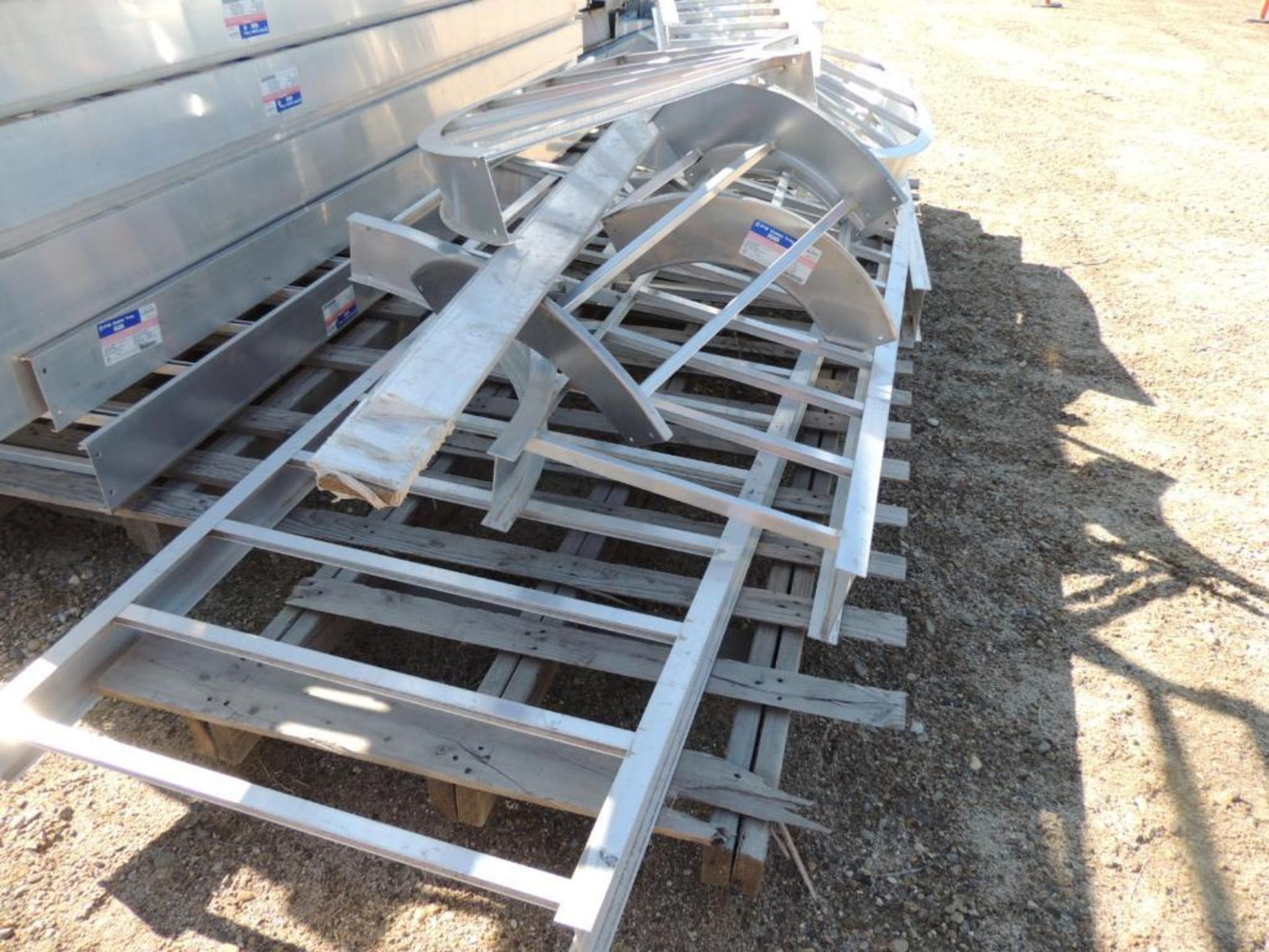 LOT: NEW Cooper B-Line Aluminum Horizontal Cable Trays, 119 Sections, (10) 24 in. Wide x 6 in.