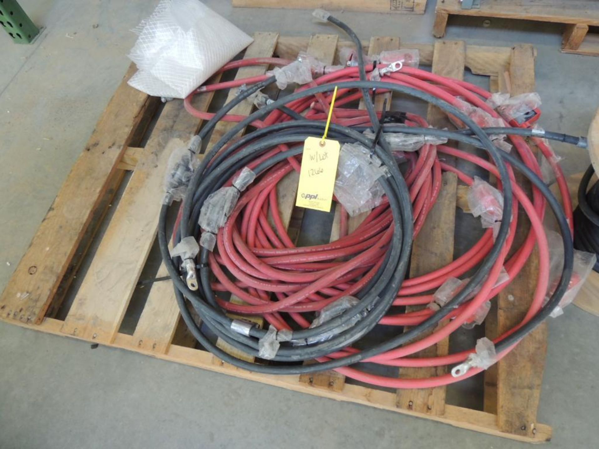 LOT: 3/0 Cable, Assorted Battery Cables & Hardware
