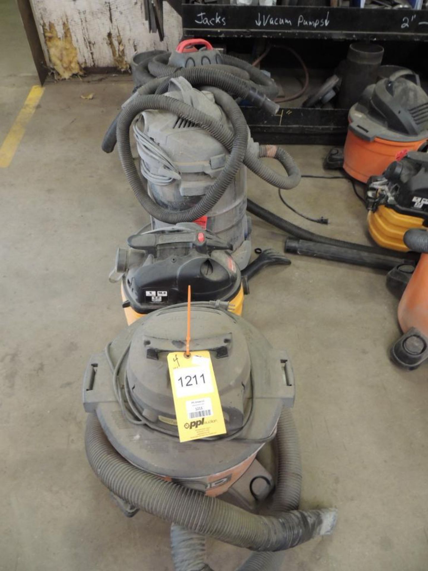 LOT: (4) Shop Vacs