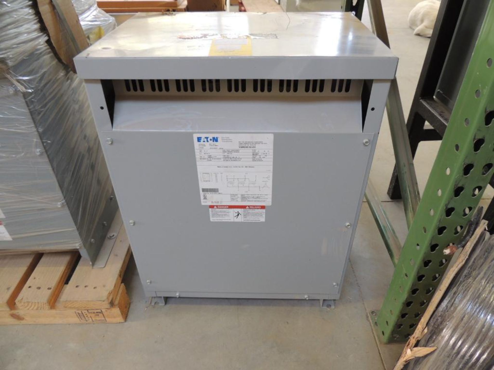 Eaton Transformer, 15 KVA, 480 Delta-208/120Y