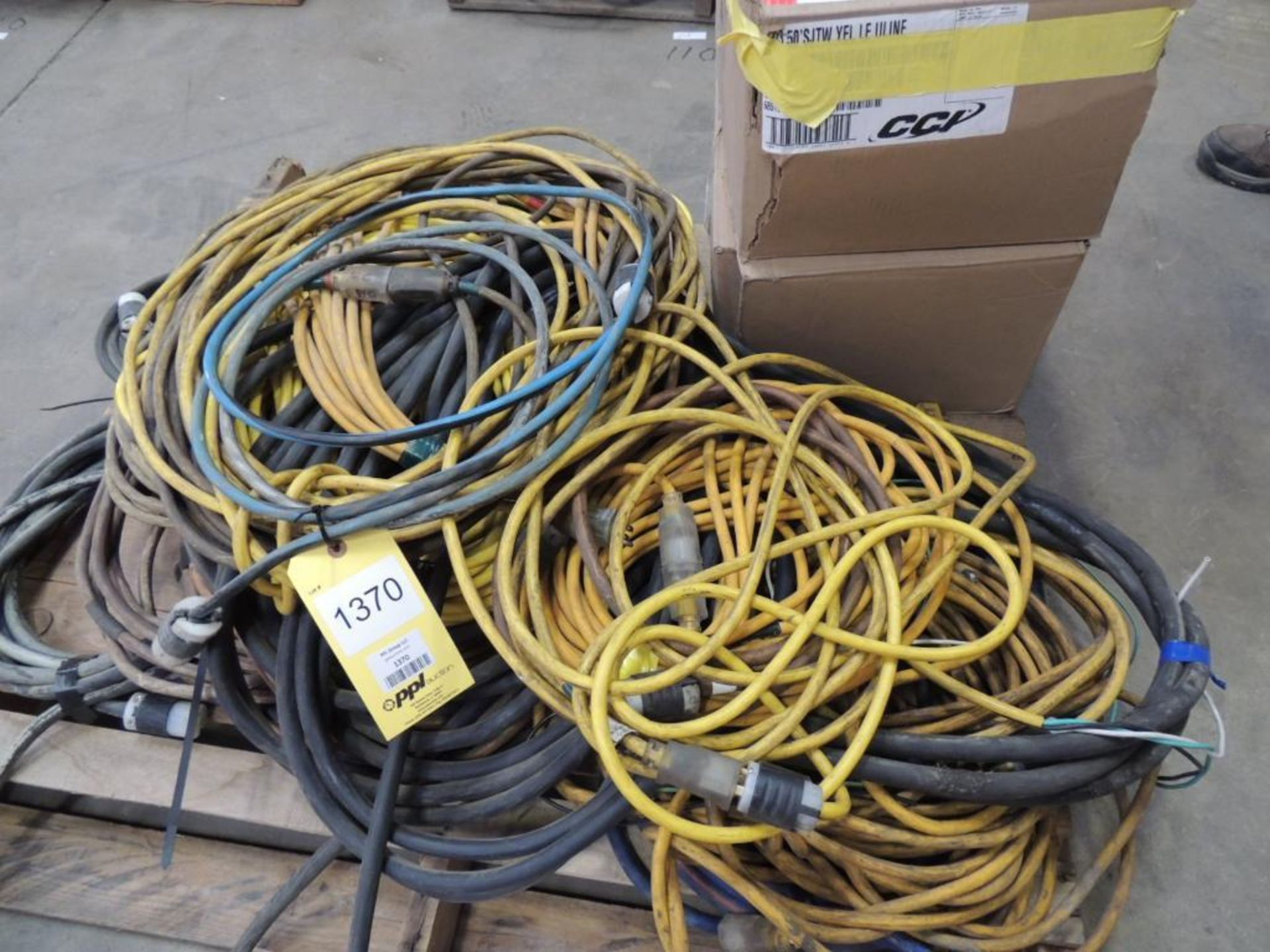 LOT: Extension Cords, 125 Volt