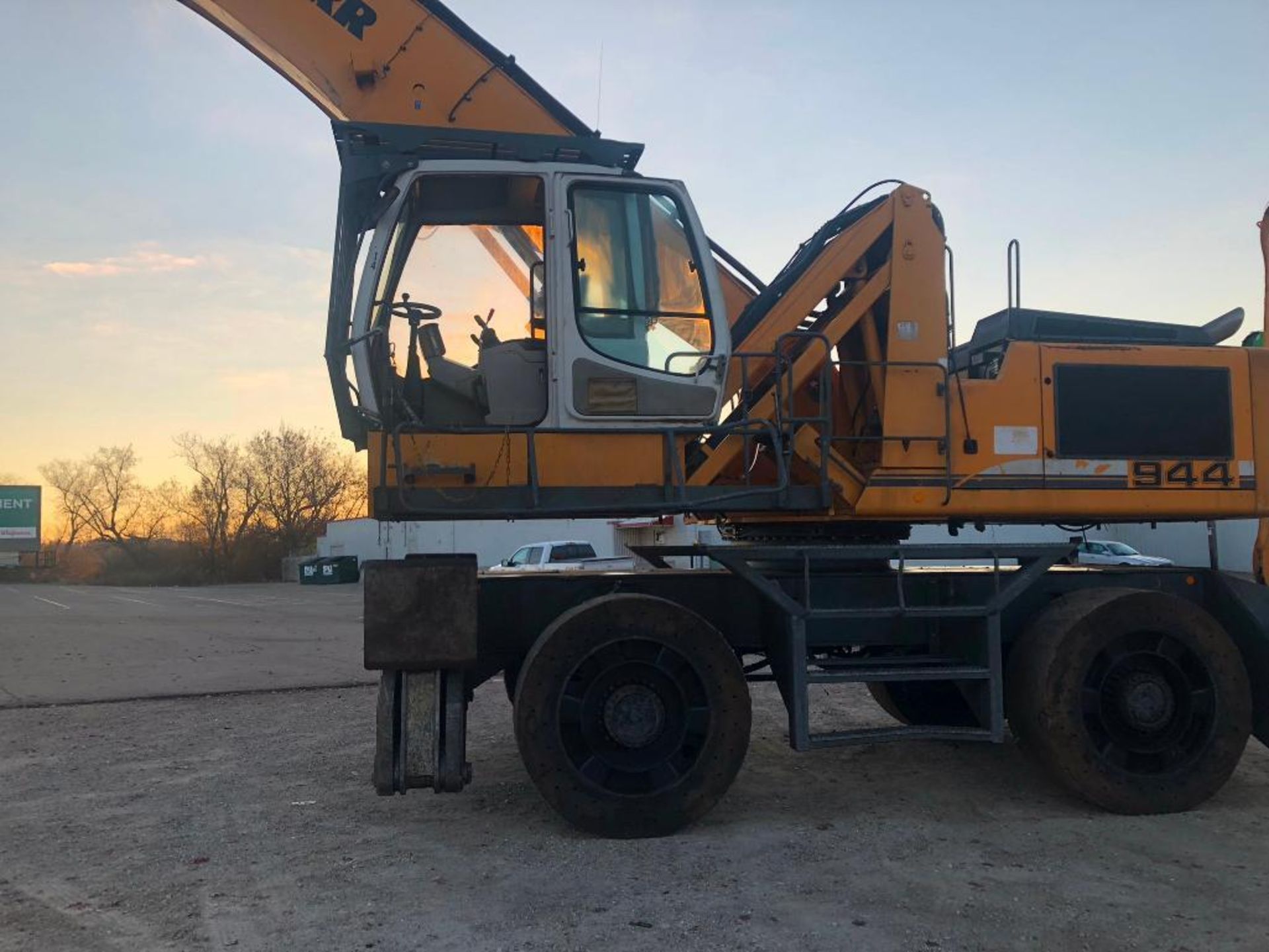 2005 Liebherr Hydraulic Rubber Tire Mobile Material Handler Model Litronic A944C HD, S/N WLH7U194HZK - Image 4 of 5