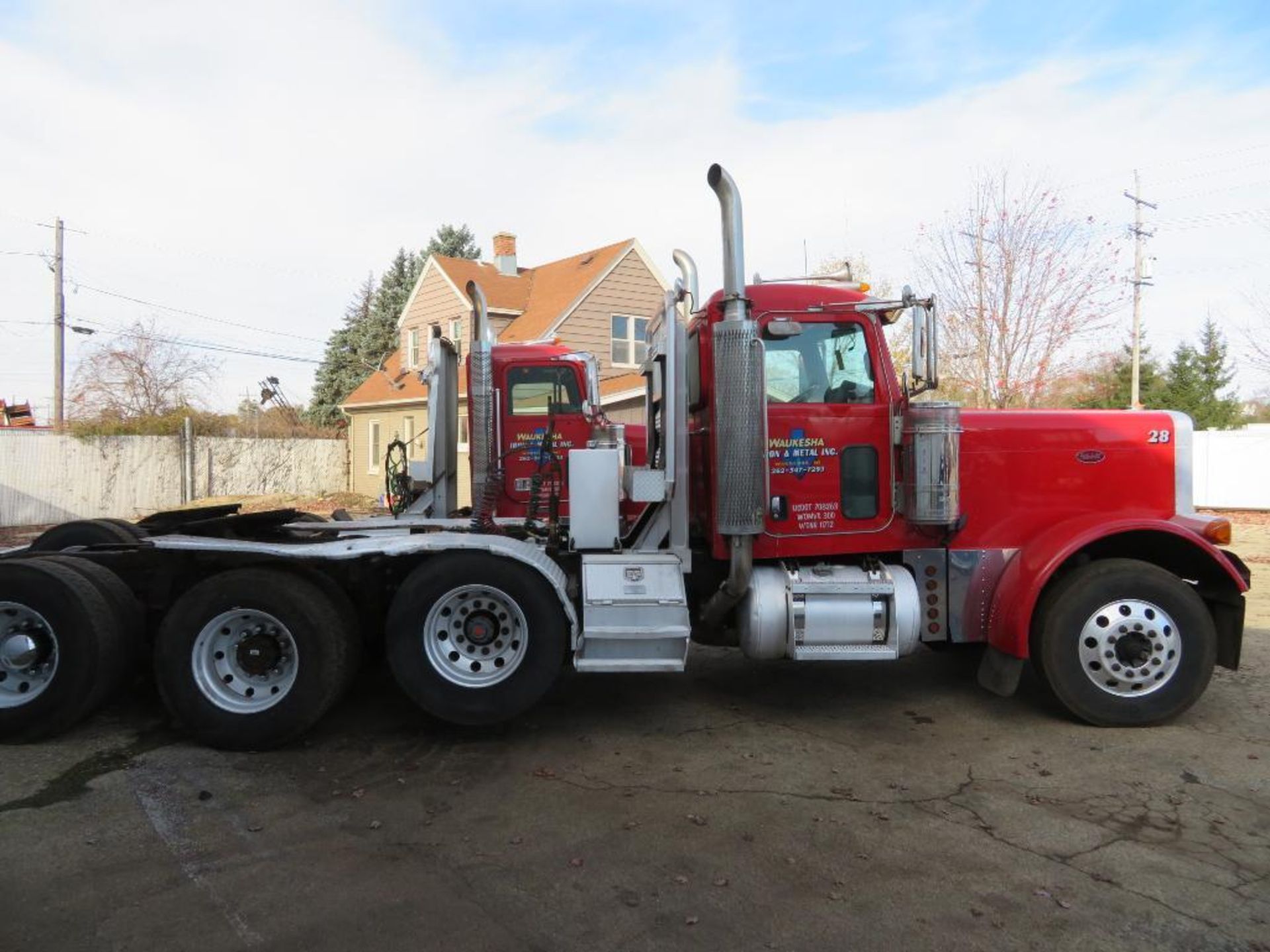 2006 Peterbilt Conventional Tri-Axle Truck Tractor Model 379, VIN 1XP5DB9X86N650002, 14.6L L6 Diesel - Image 3 of 8