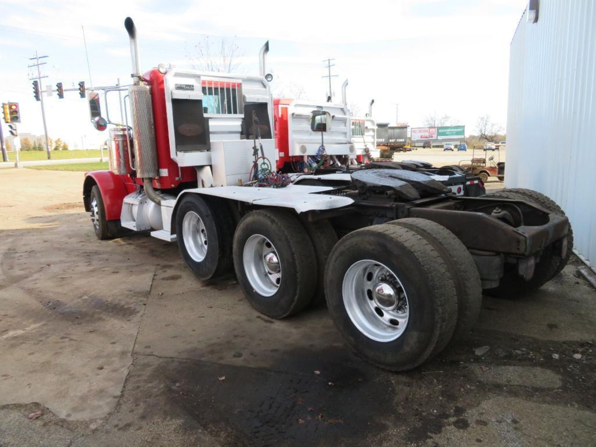 2006 Peterbilt Conventional Tri-Axle Truck Tractor Model 379, VIN 1XP5DB9XX6N650003, 14.6L L6 Diesel - Image 4 of 6