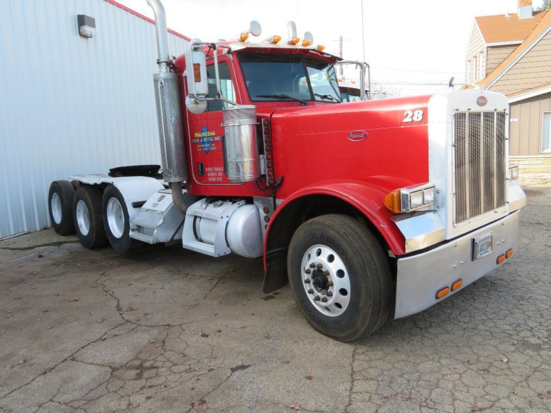 2006 Peterbilt Conventional Tri-Axle Truck Tractor Model 379, VIN 1XP5DB9X86N650002, 14.6L L6 Diesel - Image 2 of 8