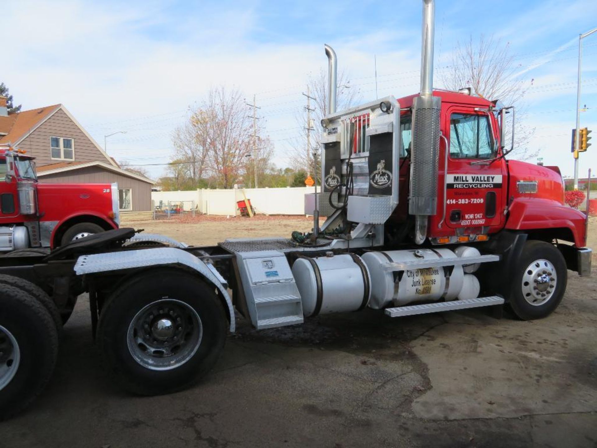 2000 Mack Conventional Tandem-Axle Truck Tractor Model CH613, VIN 1M2AA18Y1YW124560, 12.0L 6 Diesel, - Image 3 of 5