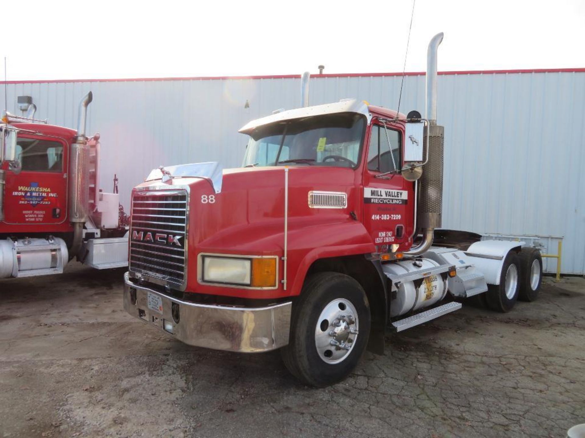 2000 Mack Conventional Tandem-Axle Truck Tractor Model CH613, VIN 1M2AA18Y1YW124560, 12.0L 6 Diesel,