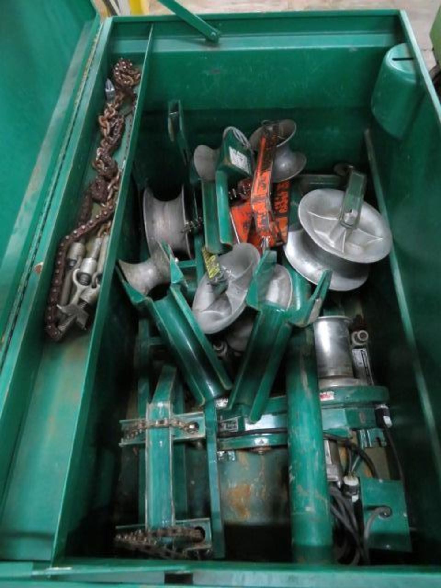 LOT: Greenlee 4000 lb. Hydraulic Cable Pulling System No. 686, with Portable Case
