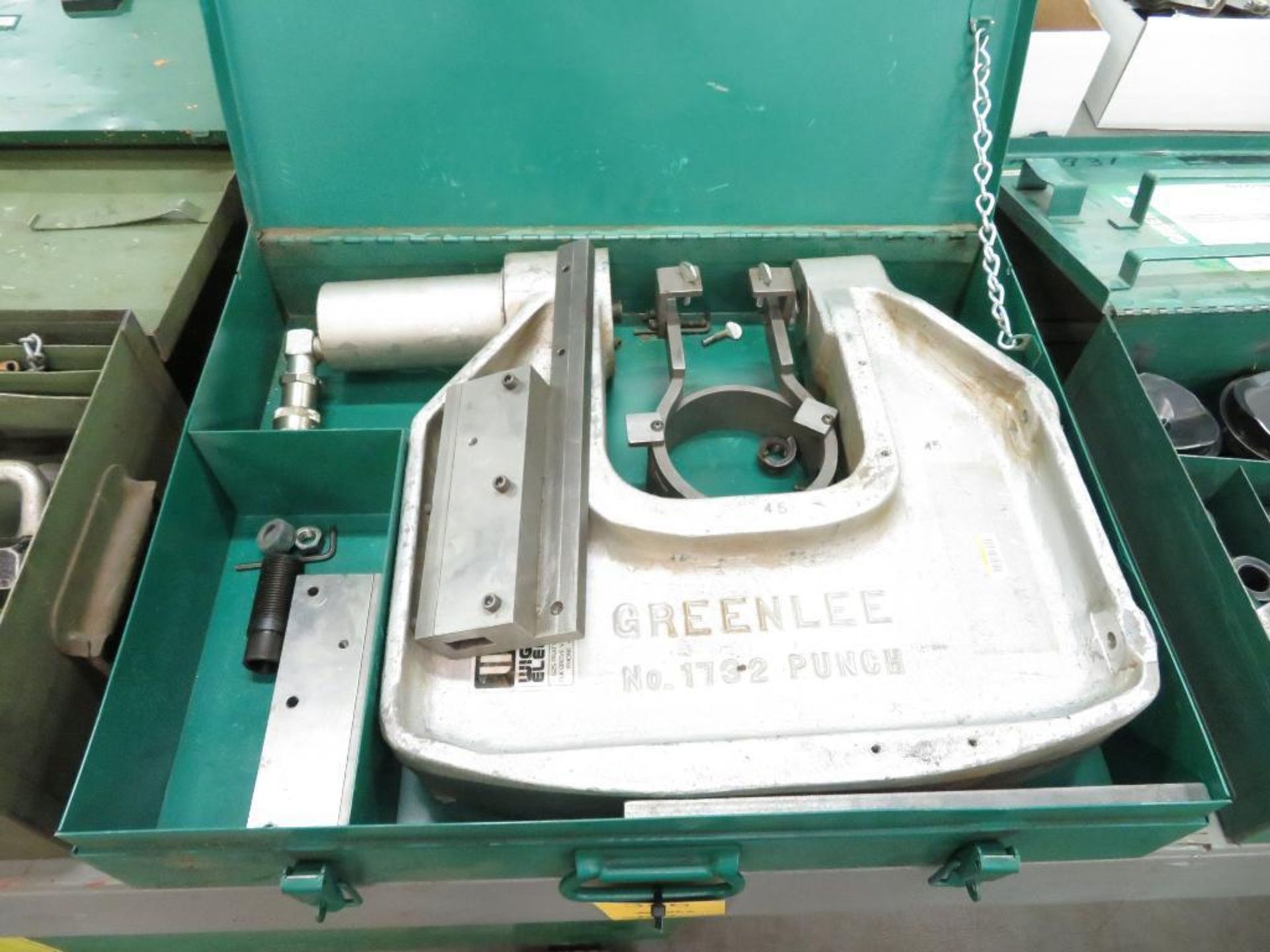 Greenlee 8 in. C-Frame Hydraulic Punch No. 1732, with Case