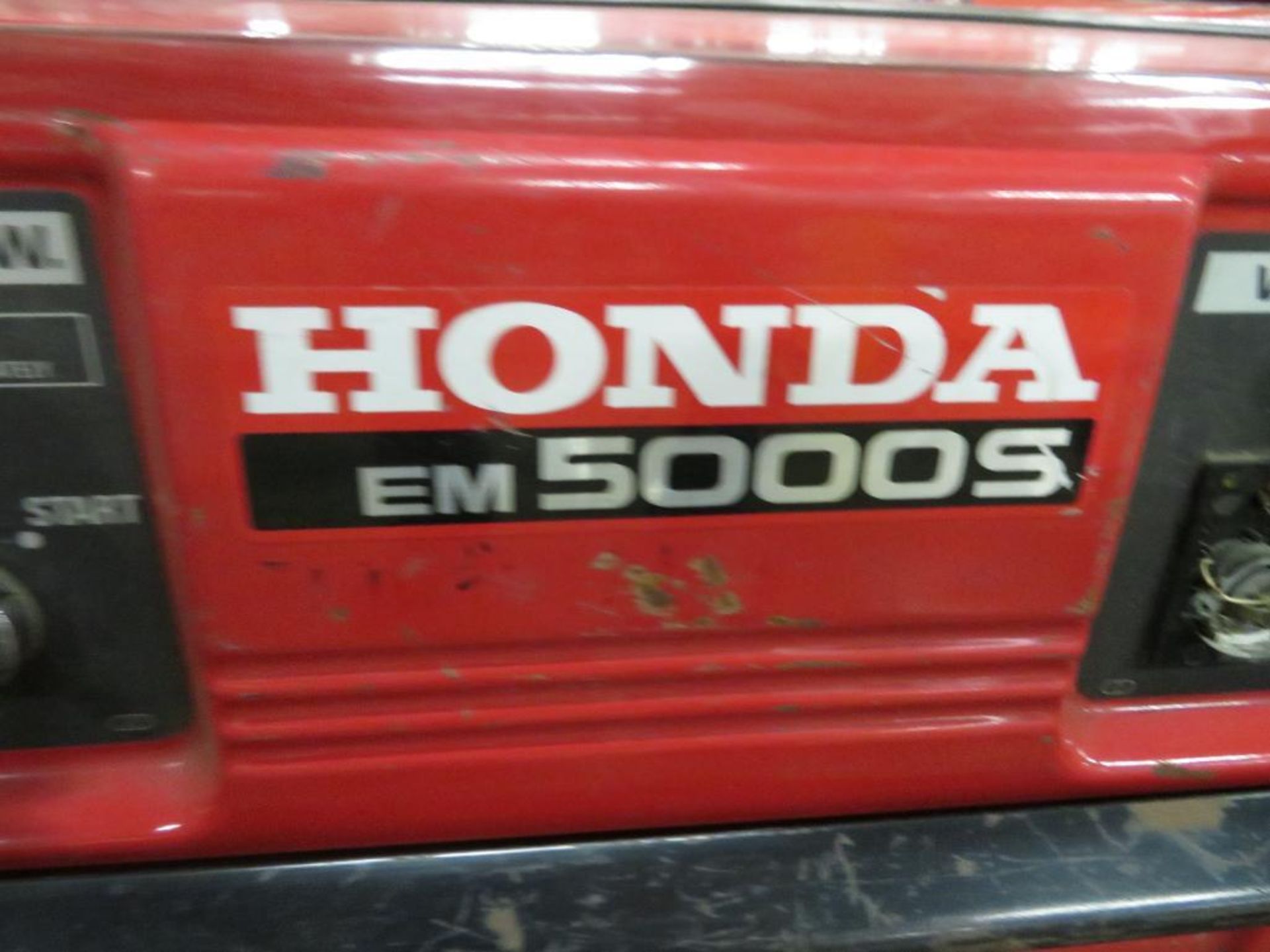 Honda EM5000S Electric Start Gas Powered Portable Generator - Image 2 of 2