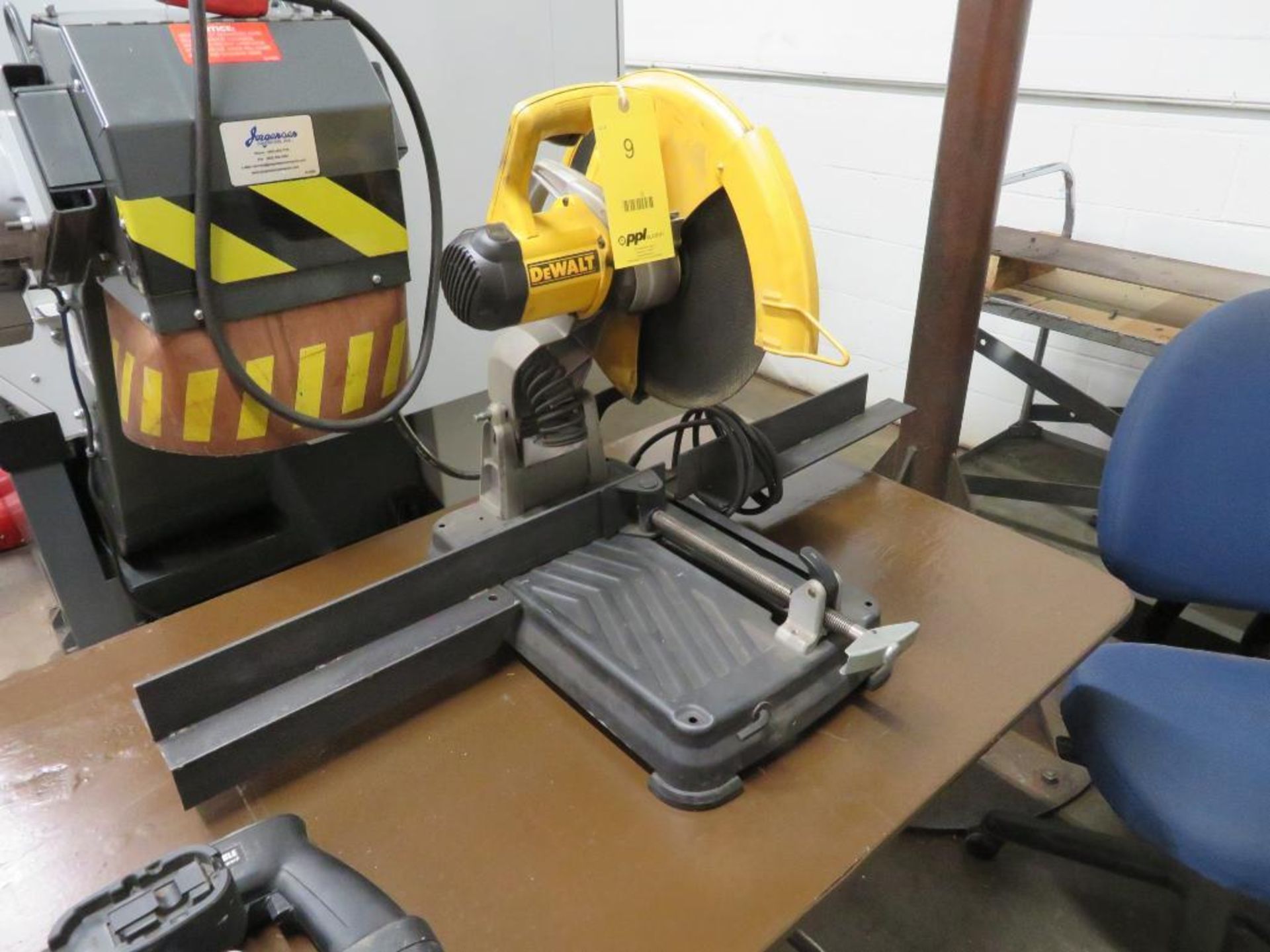 Dewalt 14 in. Bench Top Abrasive Cut-off Saw Model DW871