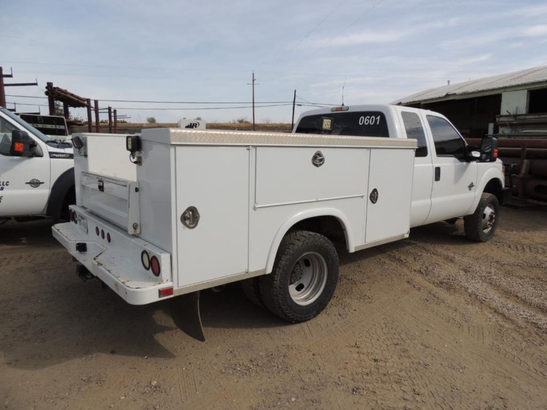 2014 FORD F350 XL SUPER DUTY EXTENDED CAB, 9 ft. ROYAL UTILITY BED, DRW, 4X4, 6.7 LTR, AUTO TRANS, 1 - Image 4 of 5