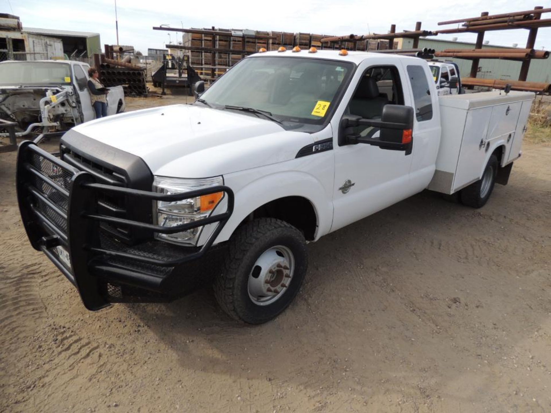 2014 FORD F350 XL SUPER DUTY EXTENDED CAB, 9 ft. ROYAL UTILITY BED, DRW, 4X4, 6.7 LTR, AUTO TRANS, 1