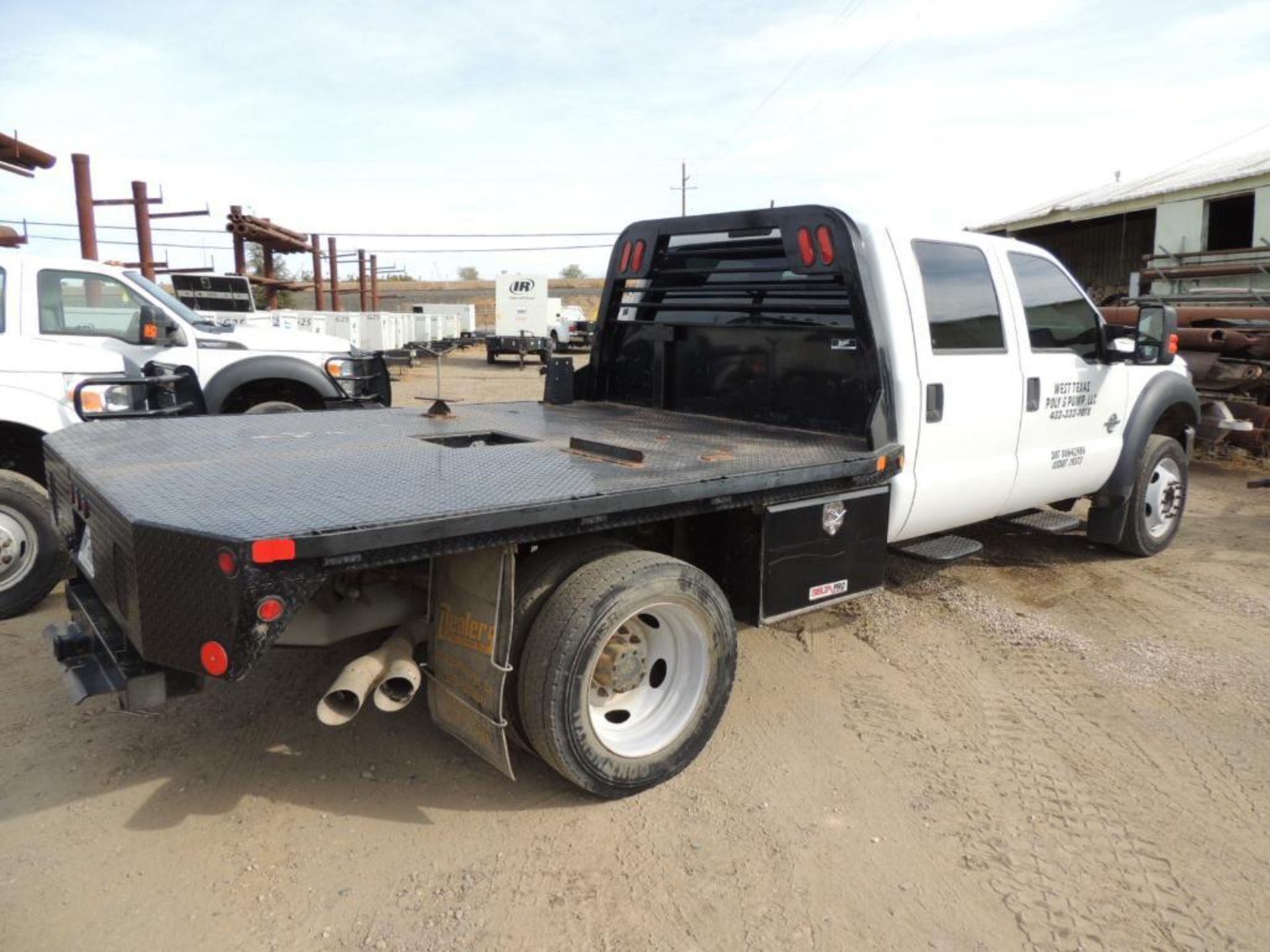 2014 FORD F450 XL SUPER DUTY CREW CAB, 9 ft. FLAT BED, DRW, 4X4, 6.7 LTR, AUTO TRANS, 72,483 MILES I - Image 4 of 6