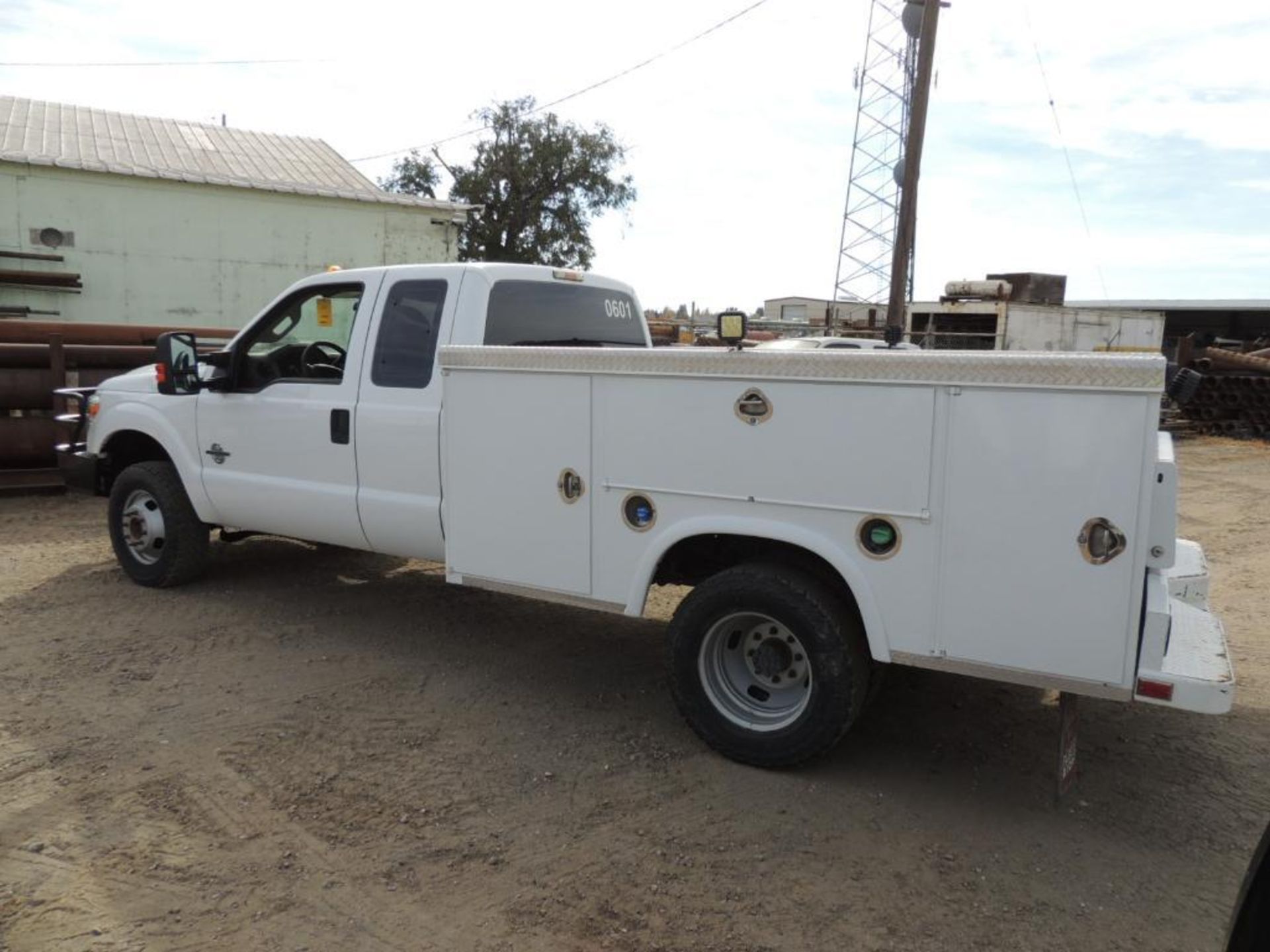 2014 FORD F350 XL SUPER DUTY EXTENDED CAB, 9 ft. ROYAL UTILITY BED, DRW, 4X4, 6.7 LTR, AUTO TRANS, 1 - Image 5 of 5