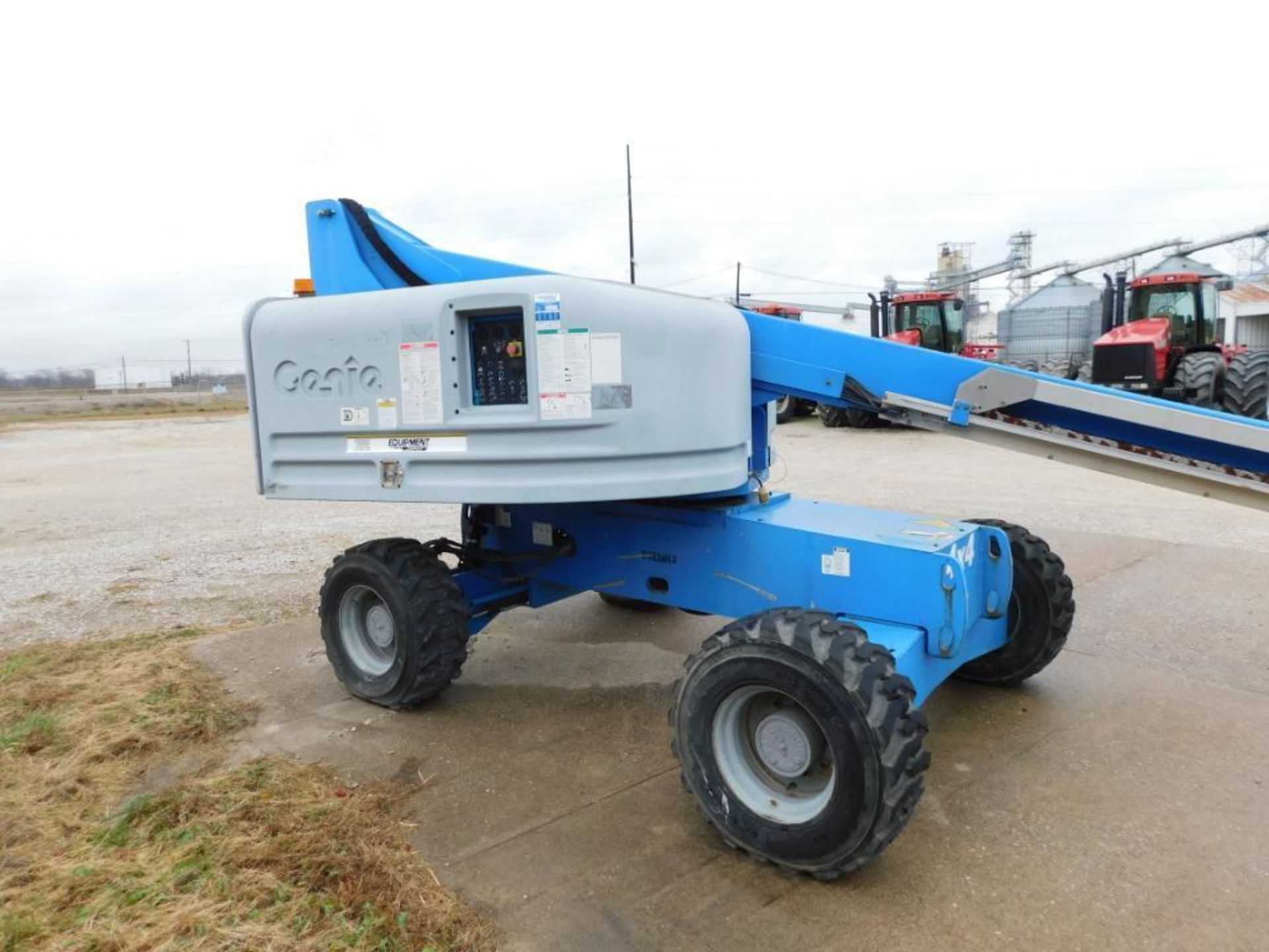 Genie 500 lb. Manlift Model S-40, S/N S4007-11813 (2006), 4-Cylinder Diesel Power (2968 hours) - Image 3 of 4