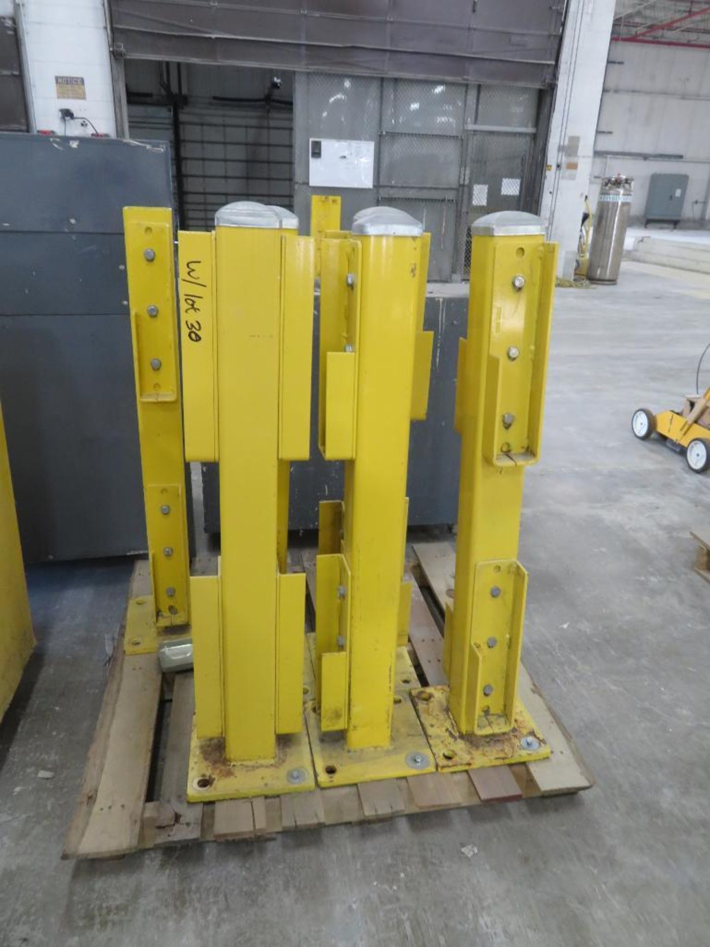 LOT: Large Assortment In-Plant Guard & Safety Rail (de-installed for transport) - Image 8 of 10