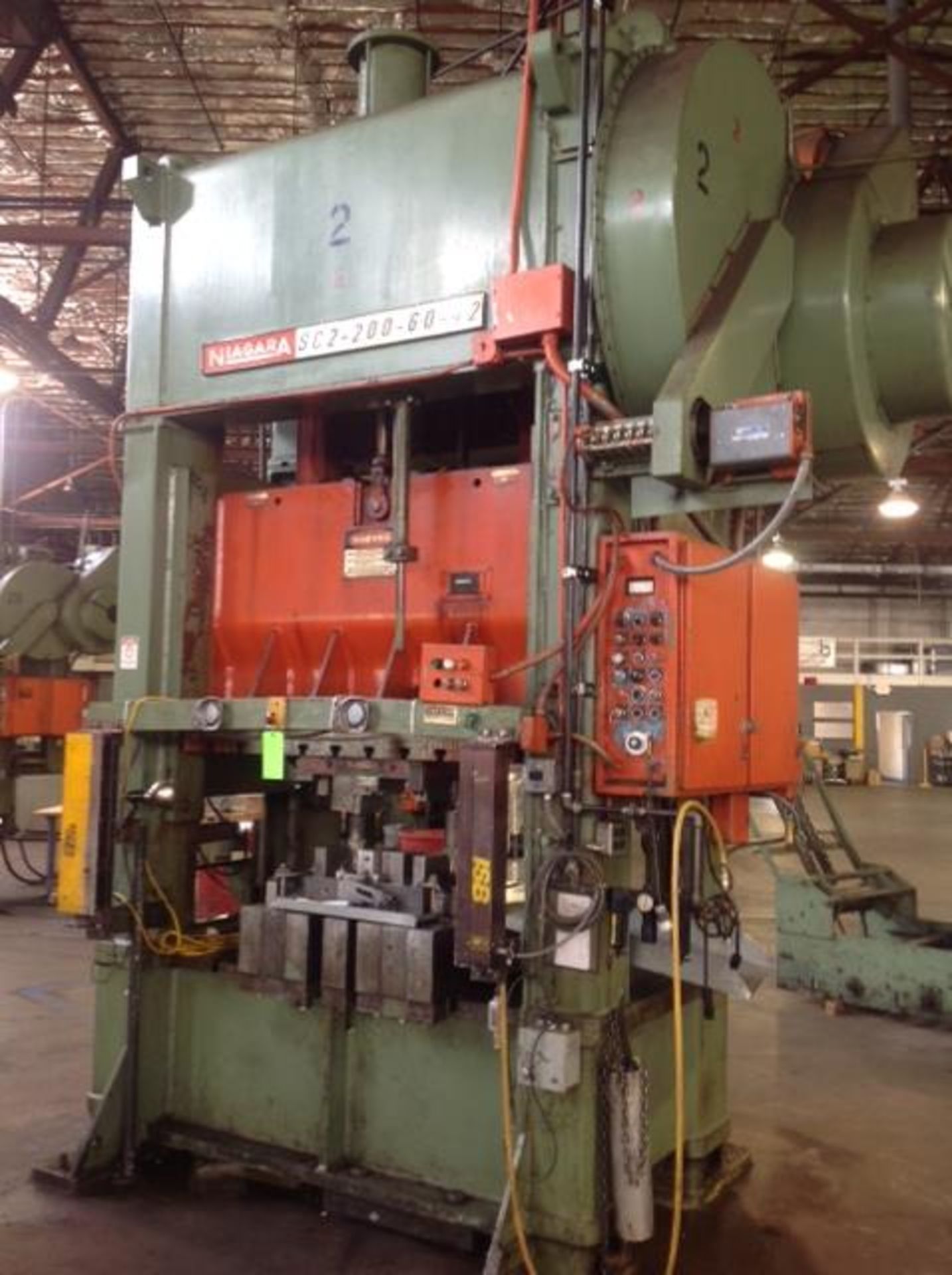 200 Ton Niagara #SC2-200-60-42 SS Press s/n:47646, 60 x 42” bed, 8” stroke, 30” sh, 10” adj, 30 - 60 - Image 2 of 5