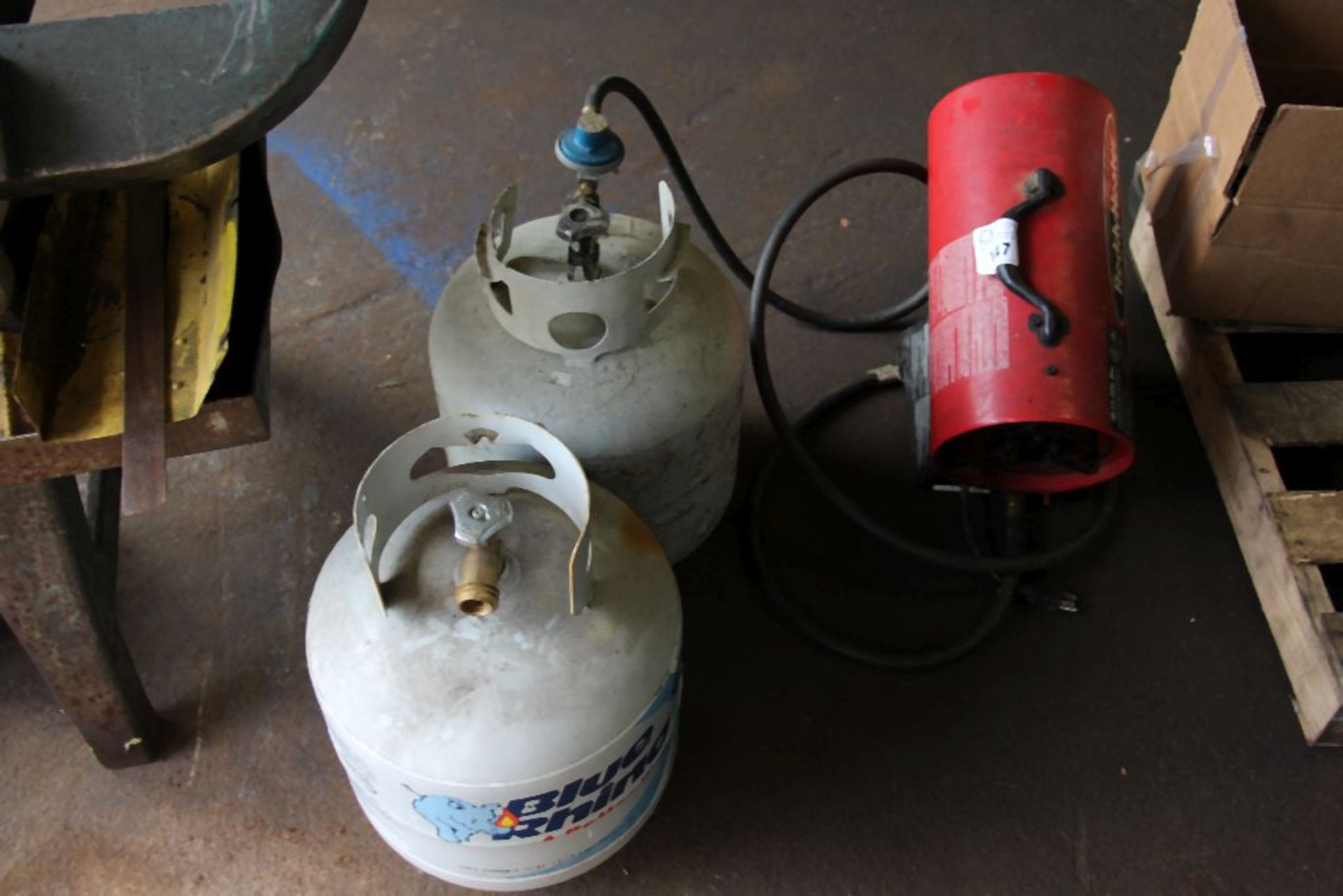 ReddyHeater propane heater, 30 - 55,000 ETU, with two tanks