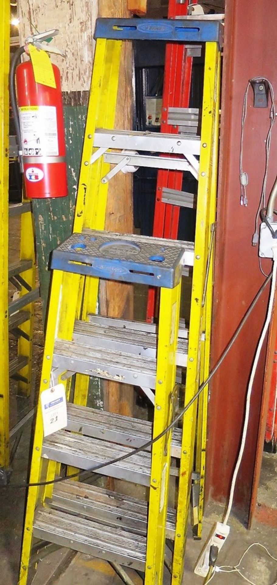 4Ft & 6Ft Ladder