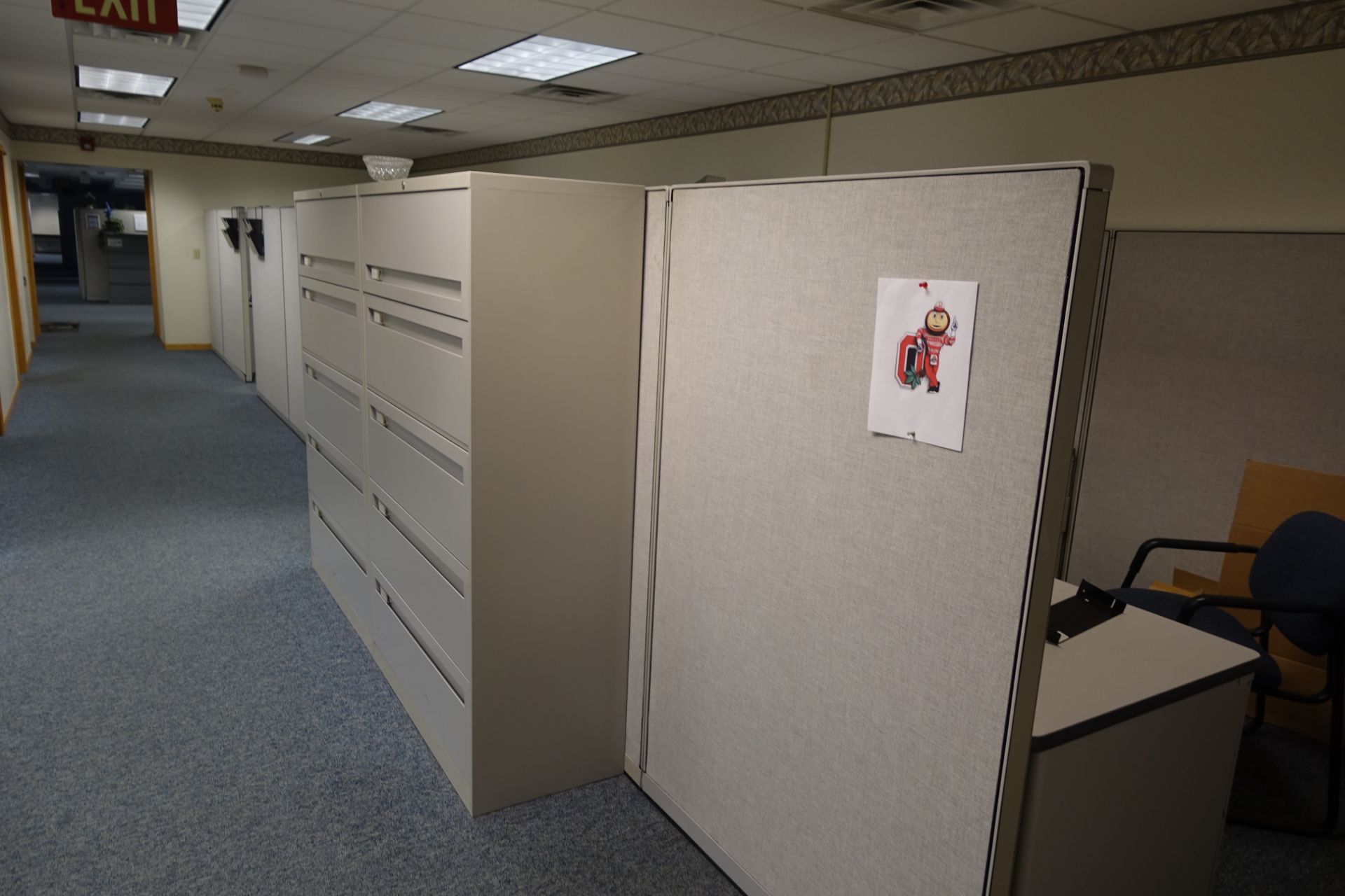 1-LOT Office Furniture: (5) Cubicle Desks