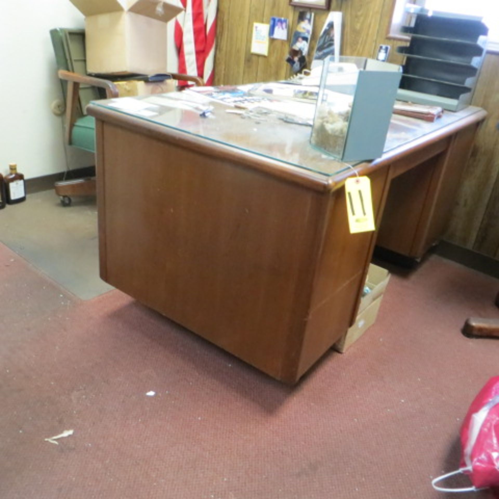 32X57 DOUBLE PEDESTAL WOODEN DESK W/ GLASS TOP & CHAIR