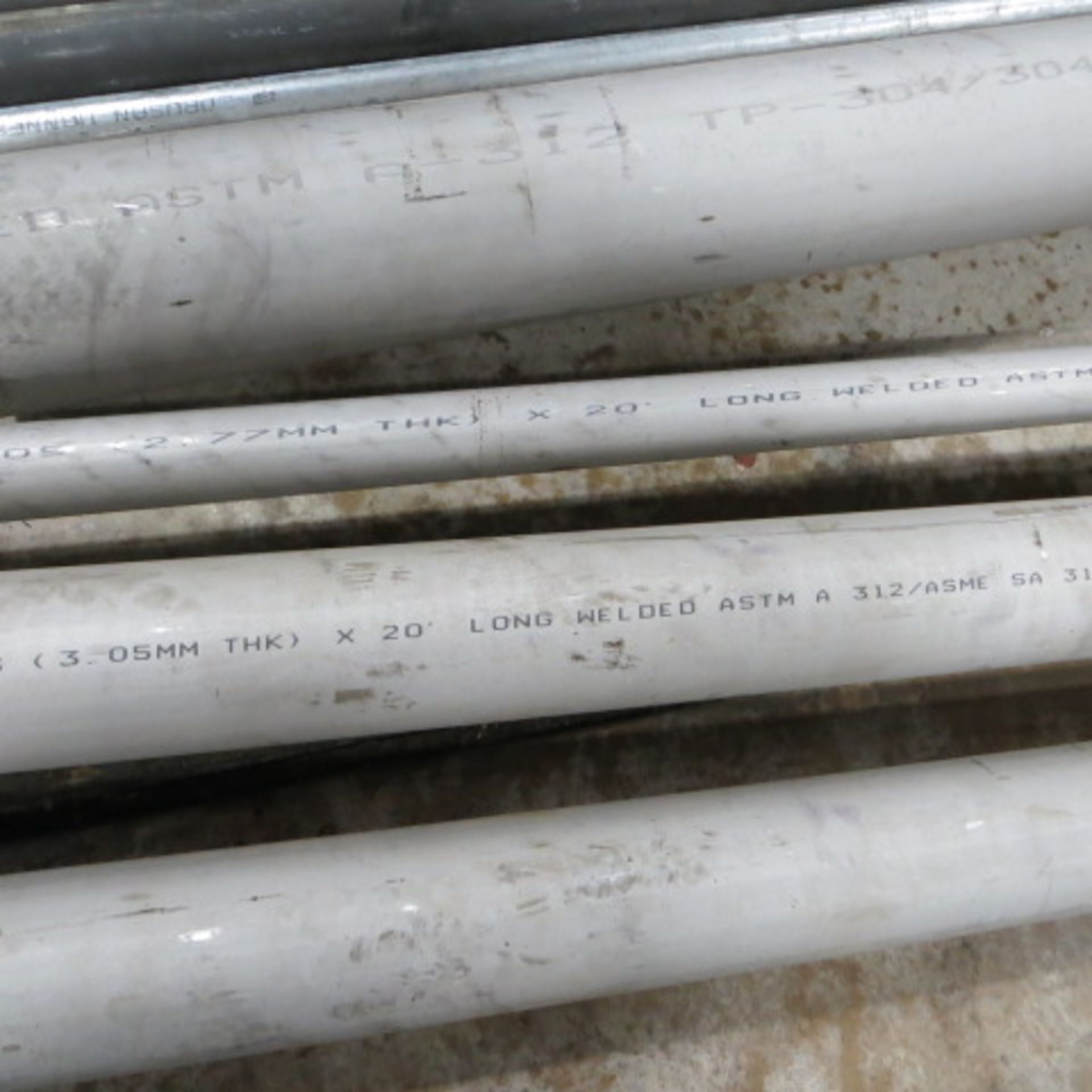 Approx. 400 ft 6 in, 220 ft 4 in & 70 ft 3 in 304 Stainless Pipe and 300+ ft Black Pipe & Conduit - Image 8 of 8