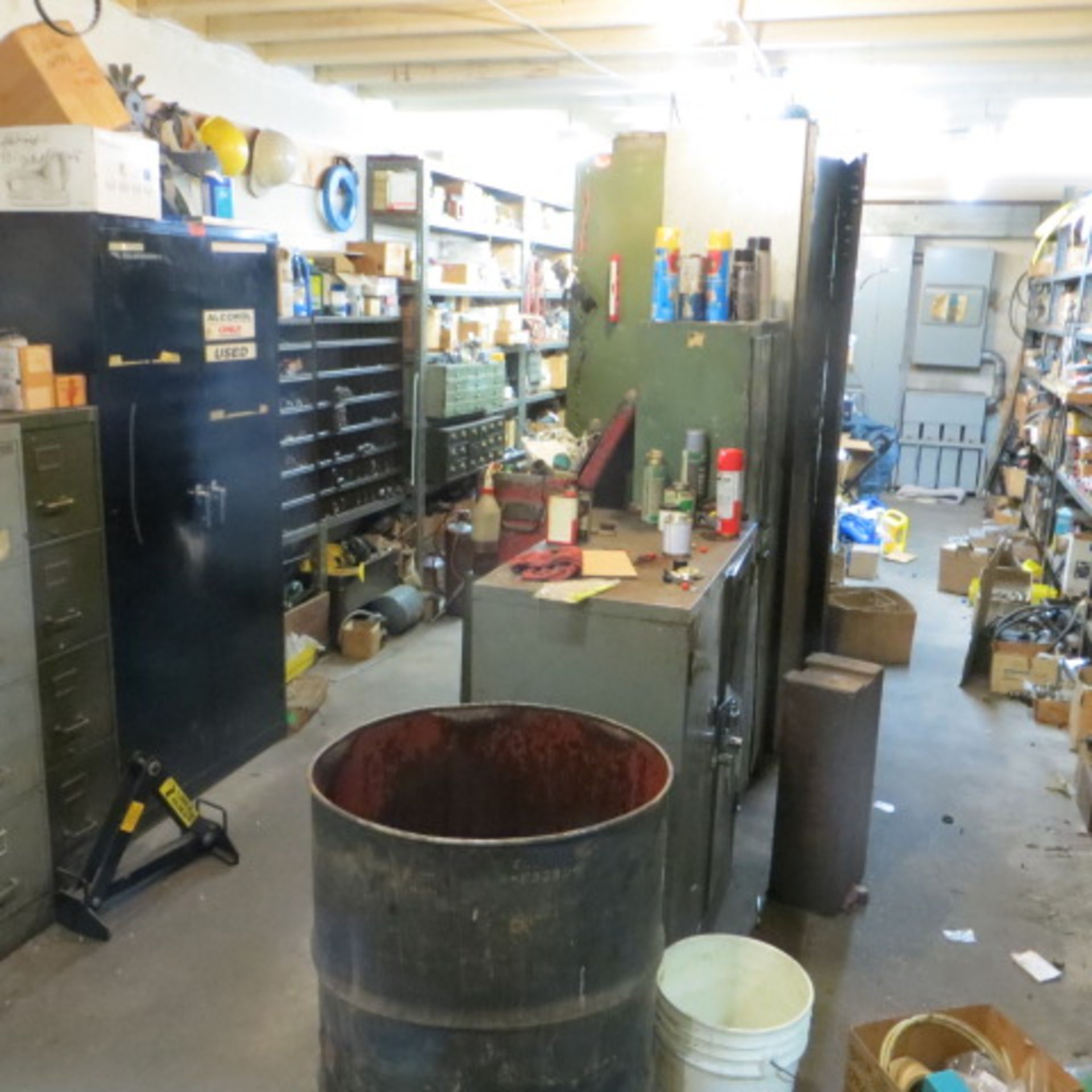 ENTIRE CONTENTS OF MAINTENANCE ROOM - Image 5 of 5
