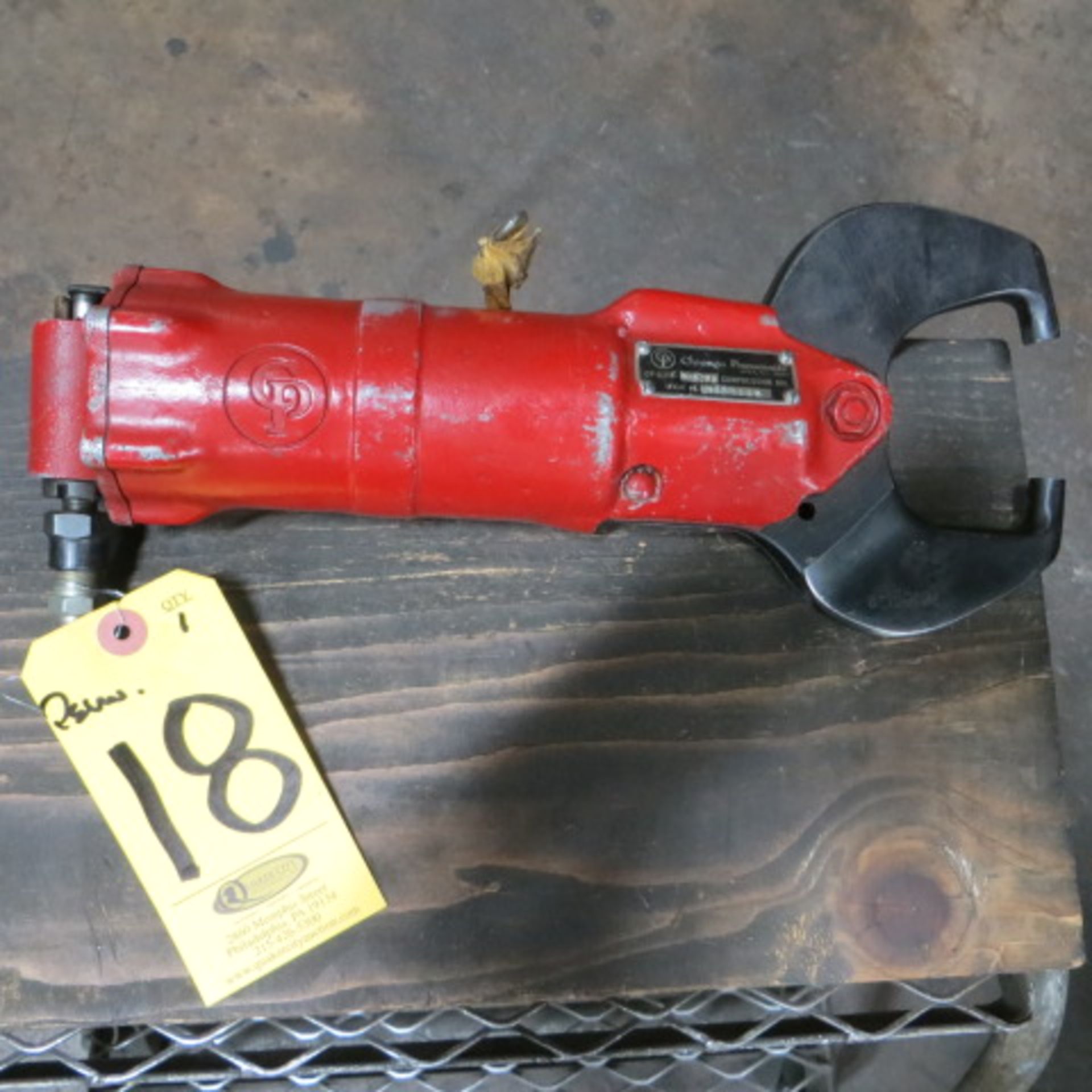 CHICAGO PNEUMATIC COMPRESSION RIVETTER