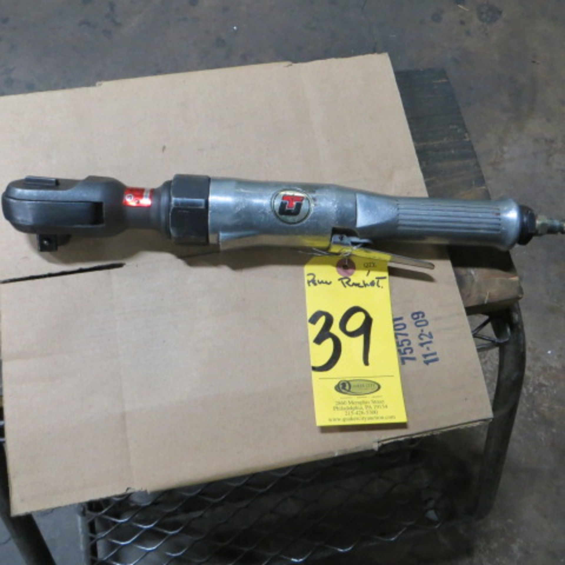 UNIVERSAL TOOL PNEUMATIC RATCHET