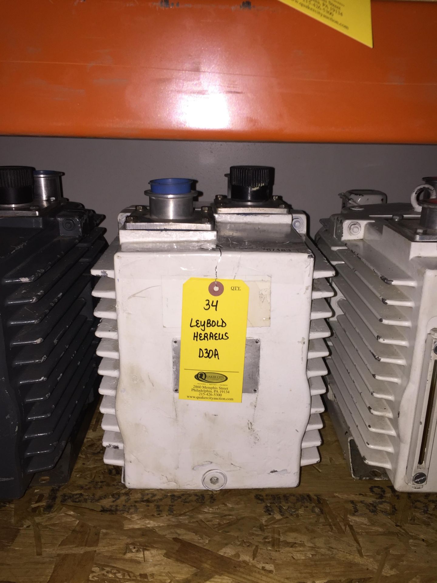 Leybold Heraeus D30A Dual Stage Vacuum Pump