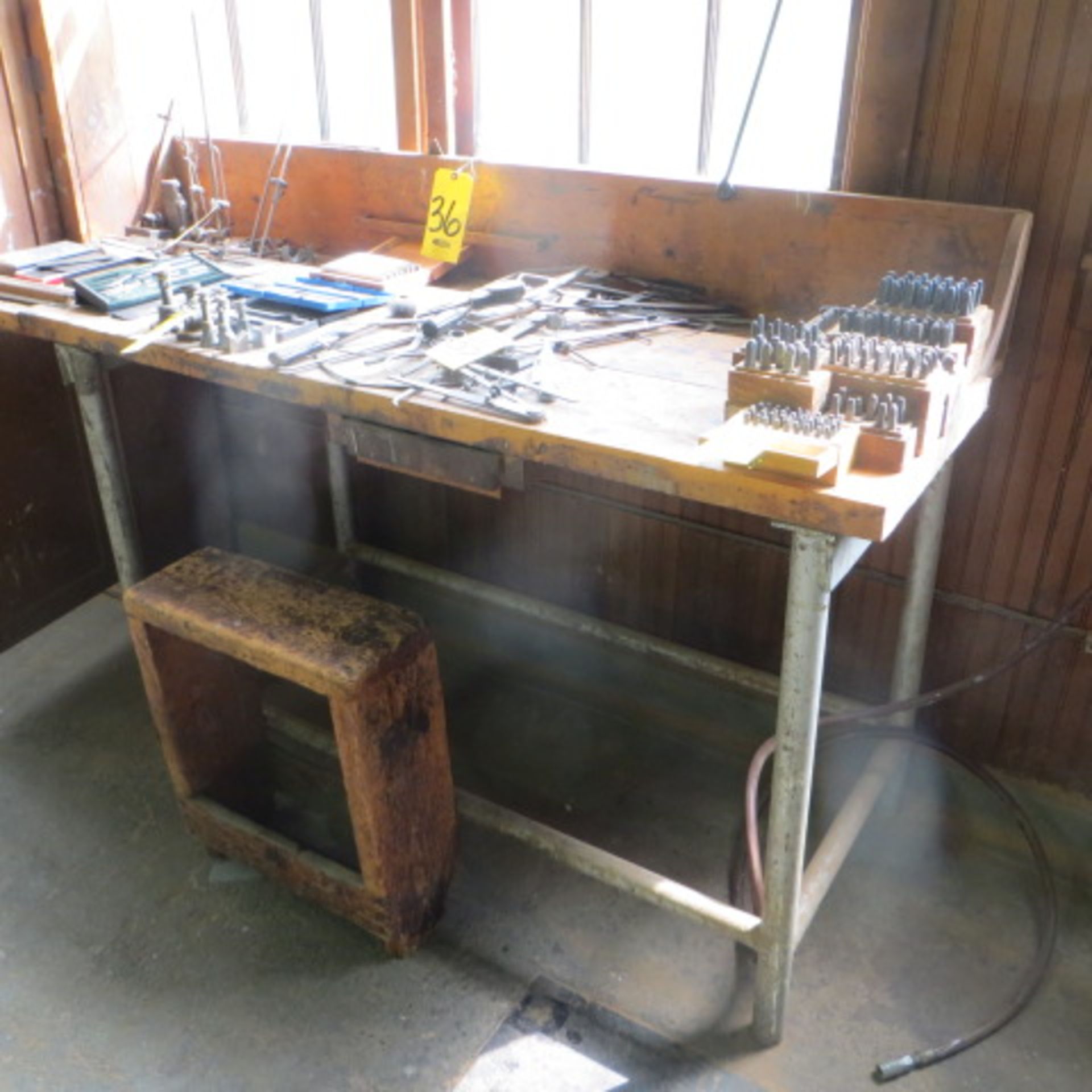 WOODEN WORKBENCH