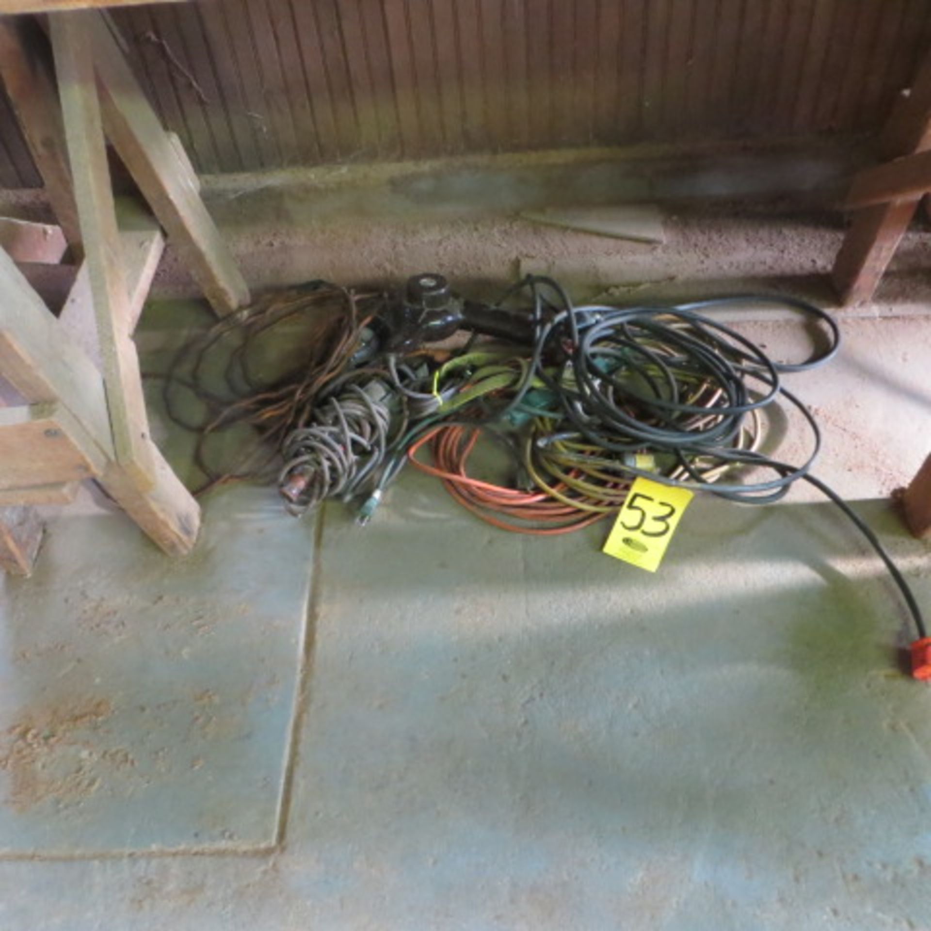 ASSORTED ELECTRICAL EXTENSION CORDS