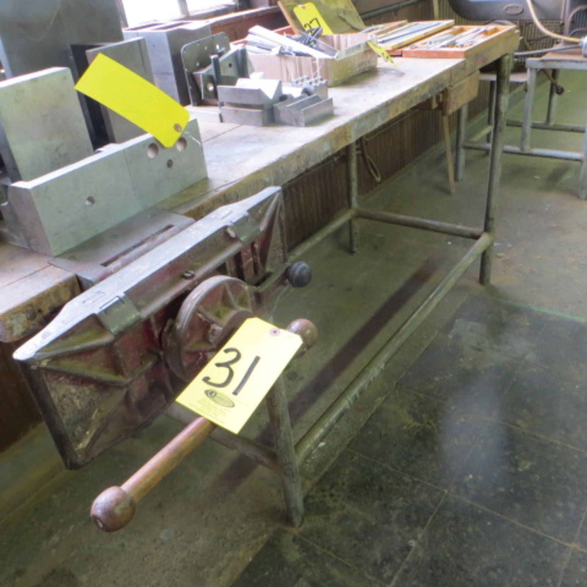 WORKBENCH WITH EMMERT STYLE PATTERNMAKER VISE