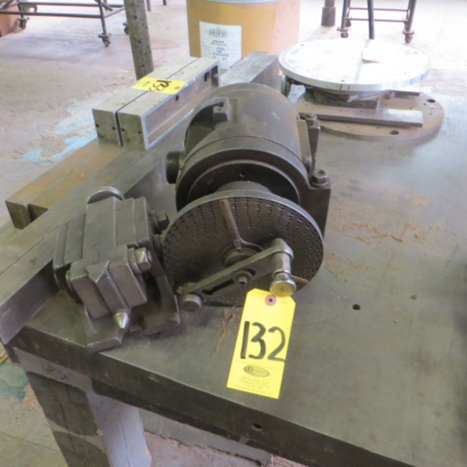 DIVIDING HEAD WITH TAIL STOCK