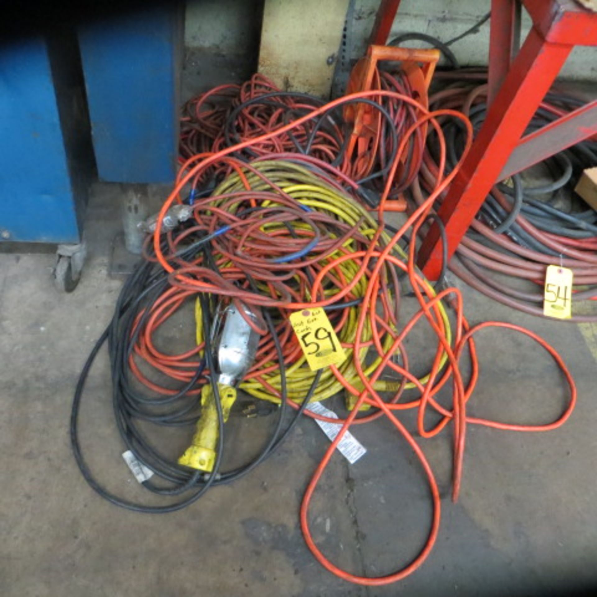 ASSORTED ELECTRICAL EXTENSION CORDS
