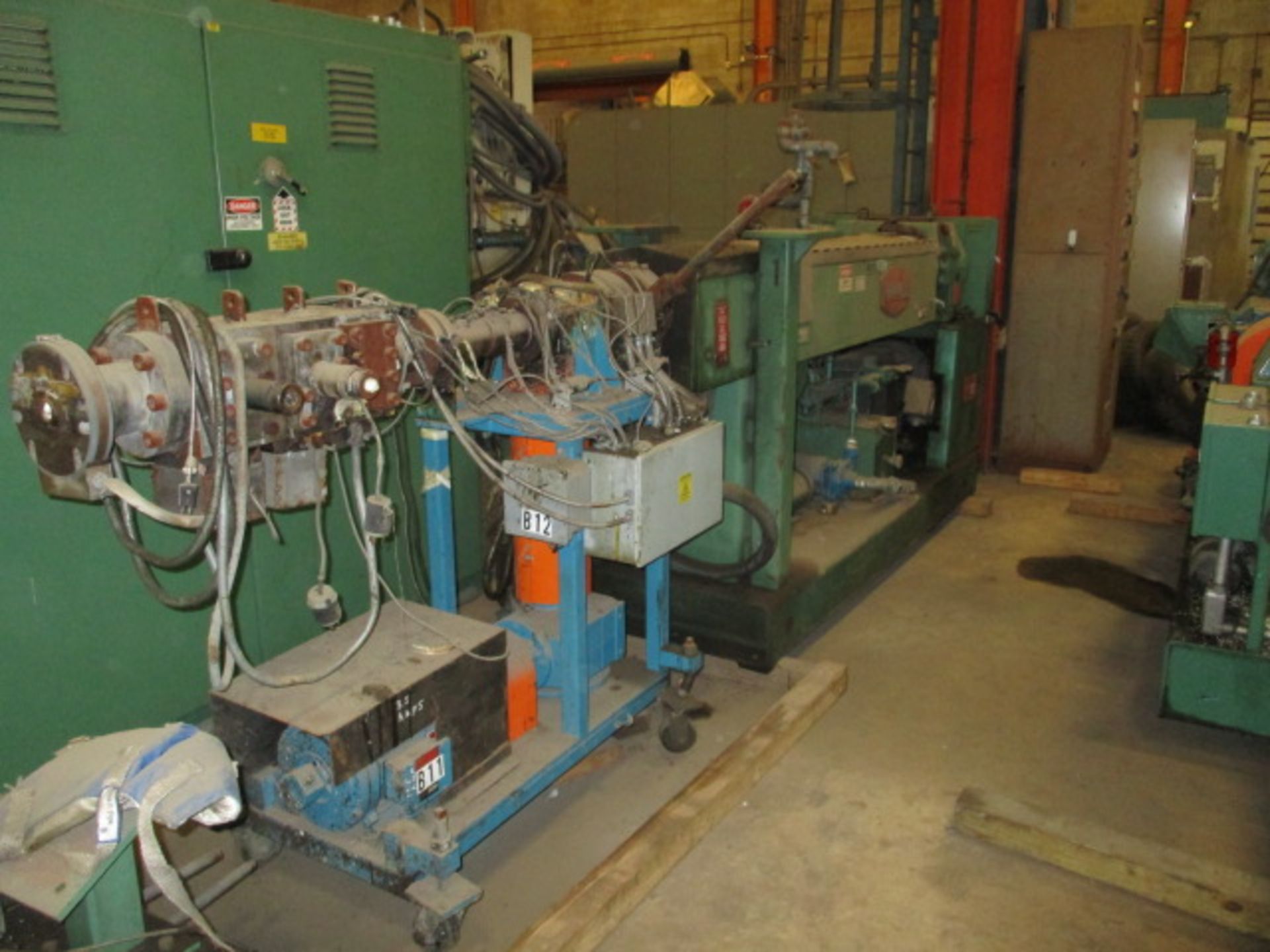 2.5" Welex model 250-30/1-RHSV 30:1 L/D extruder. Gearbox driven by 50 HP DC mot. - Image 2 of 4